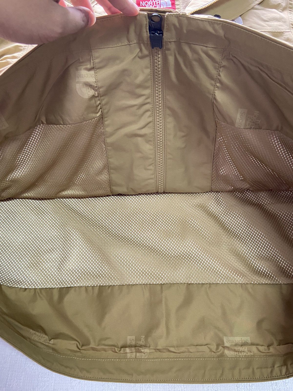 Supreme × The North Face The North Face X Supreme Cargo Jacket ( Waterproof ) Size US L / EU 52-54 / 3 - 12 Thumbnail