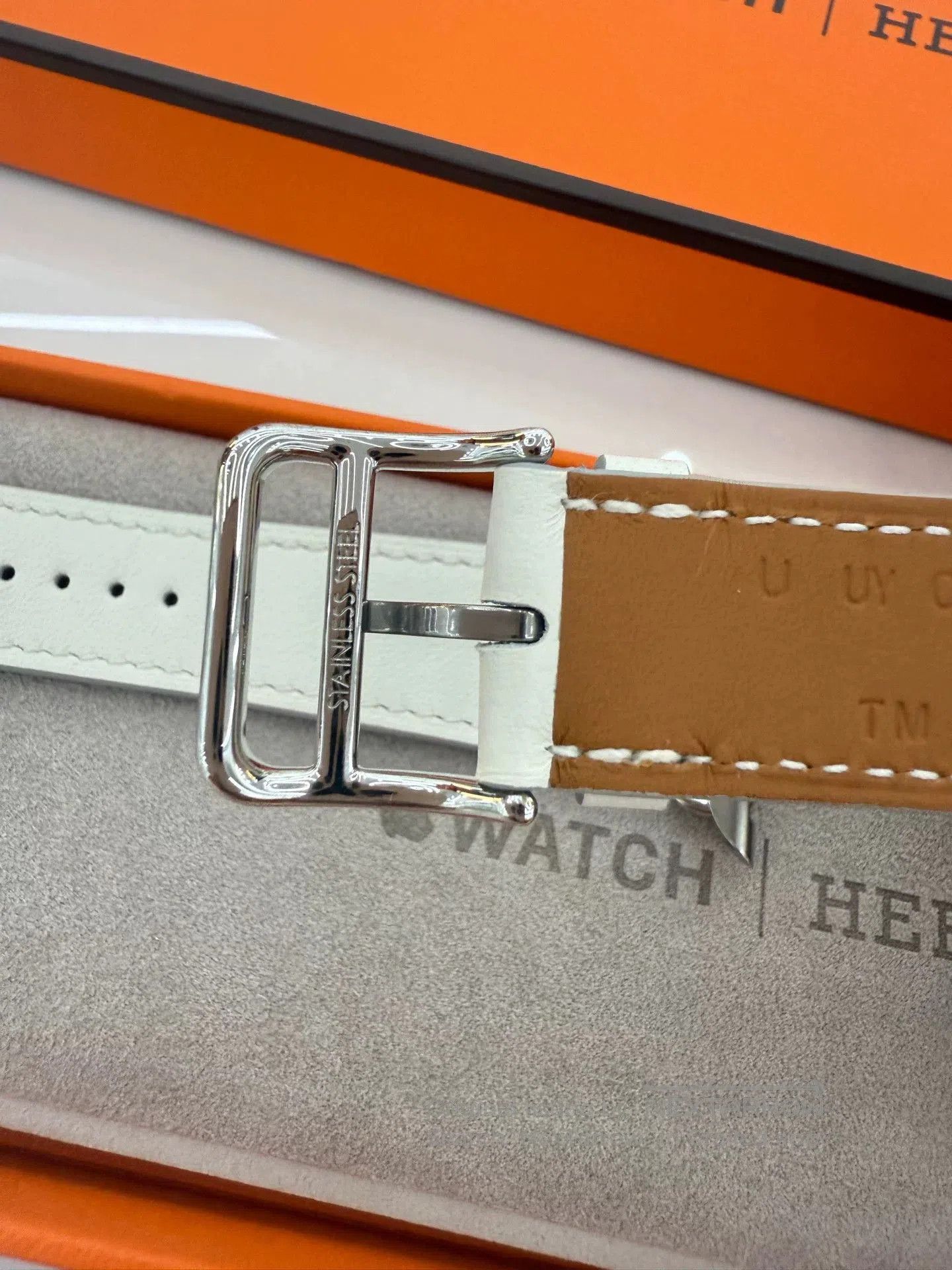 Hermes Apple Watch Hermès Leather Strap White. Size ONE SIZE - 5 Thumbnail