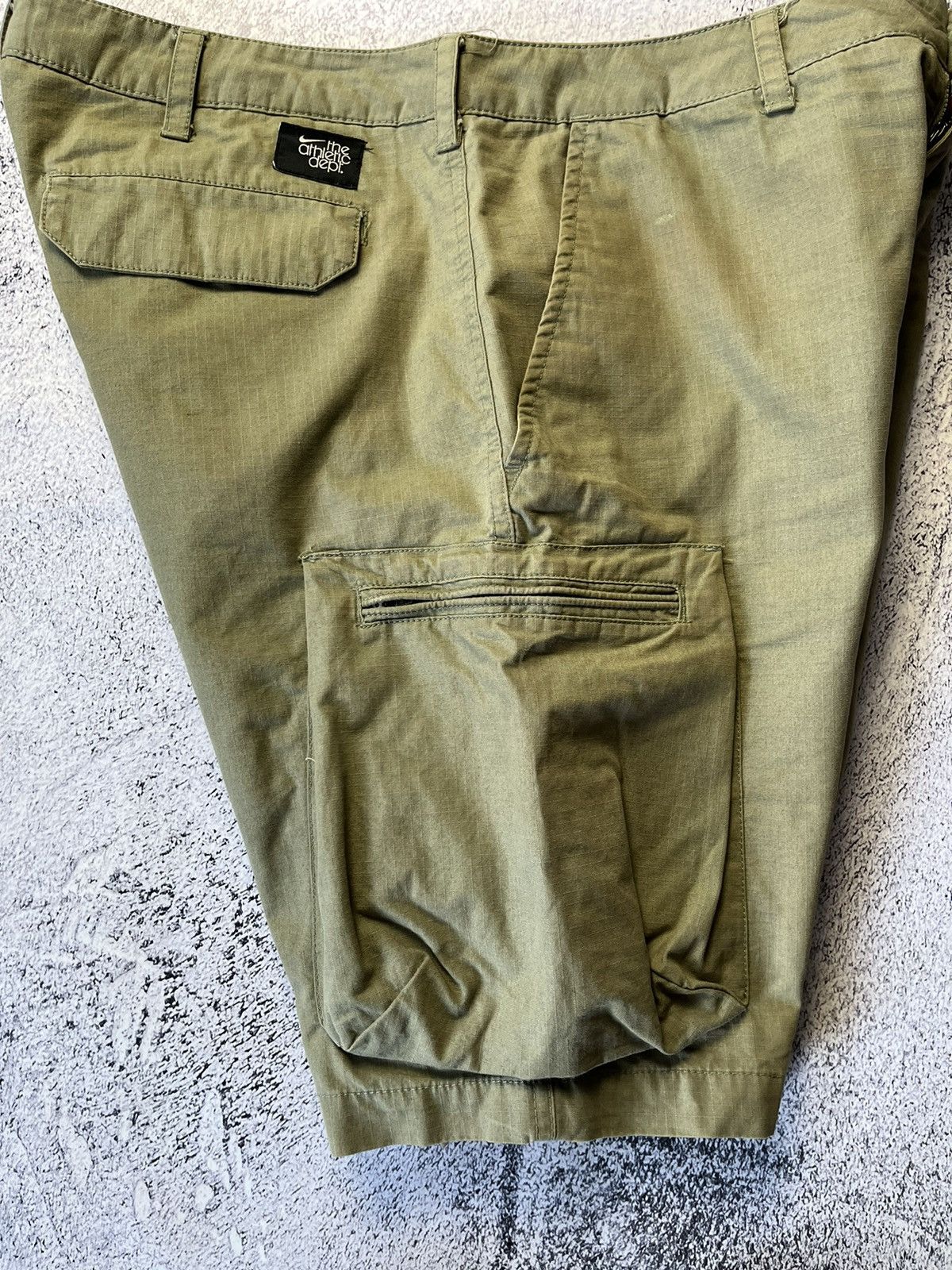 Nike Nike vintage cargo shorts casual streetwear hype y2k Size US 34 / EU 50 - 19 Thumbnail
