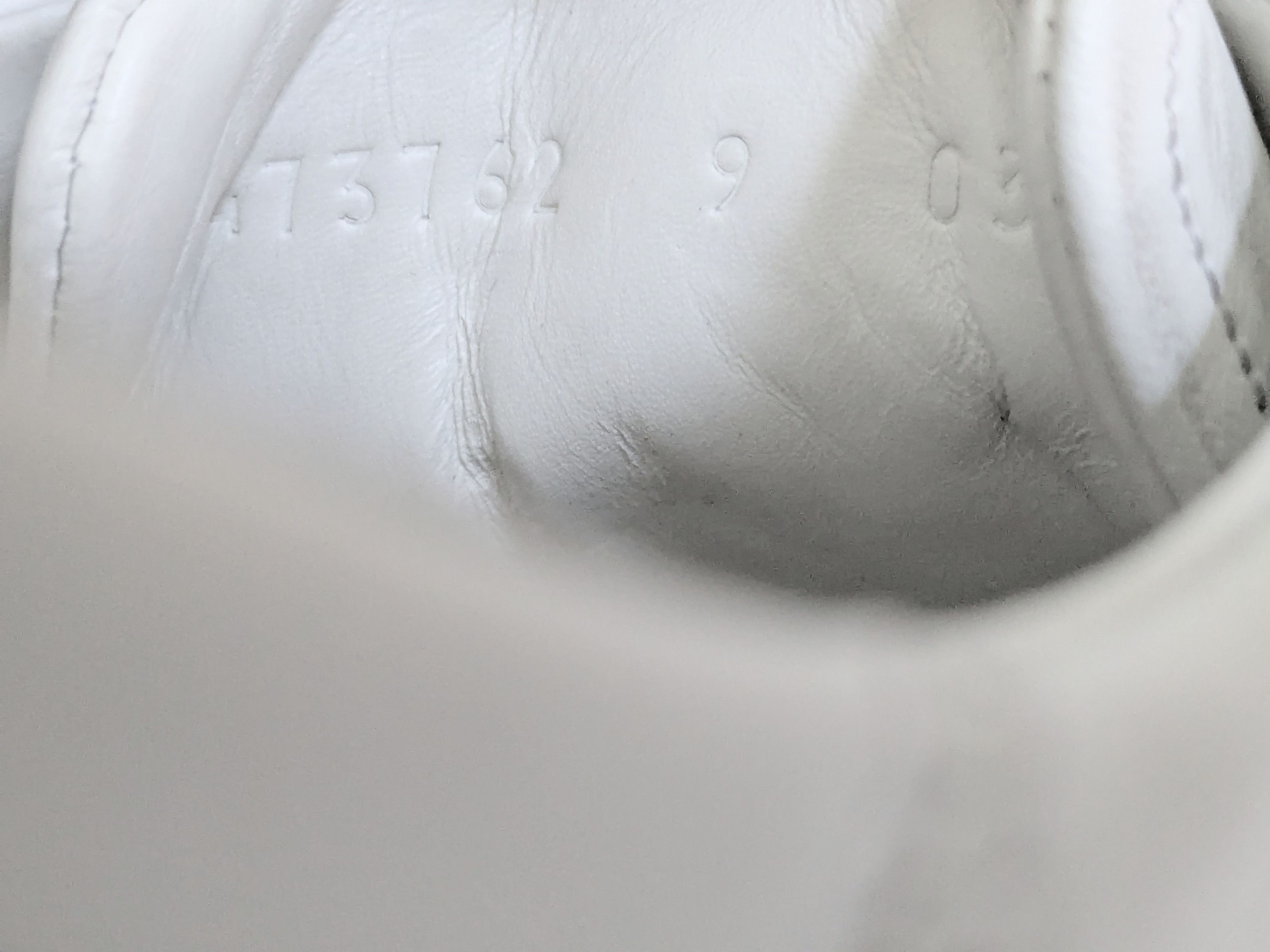 Gucci Gucci Ace Sneakers Bee White 9.5 Low Tops Size US 9.5 / EU 42-43 - 13 Thumbnail