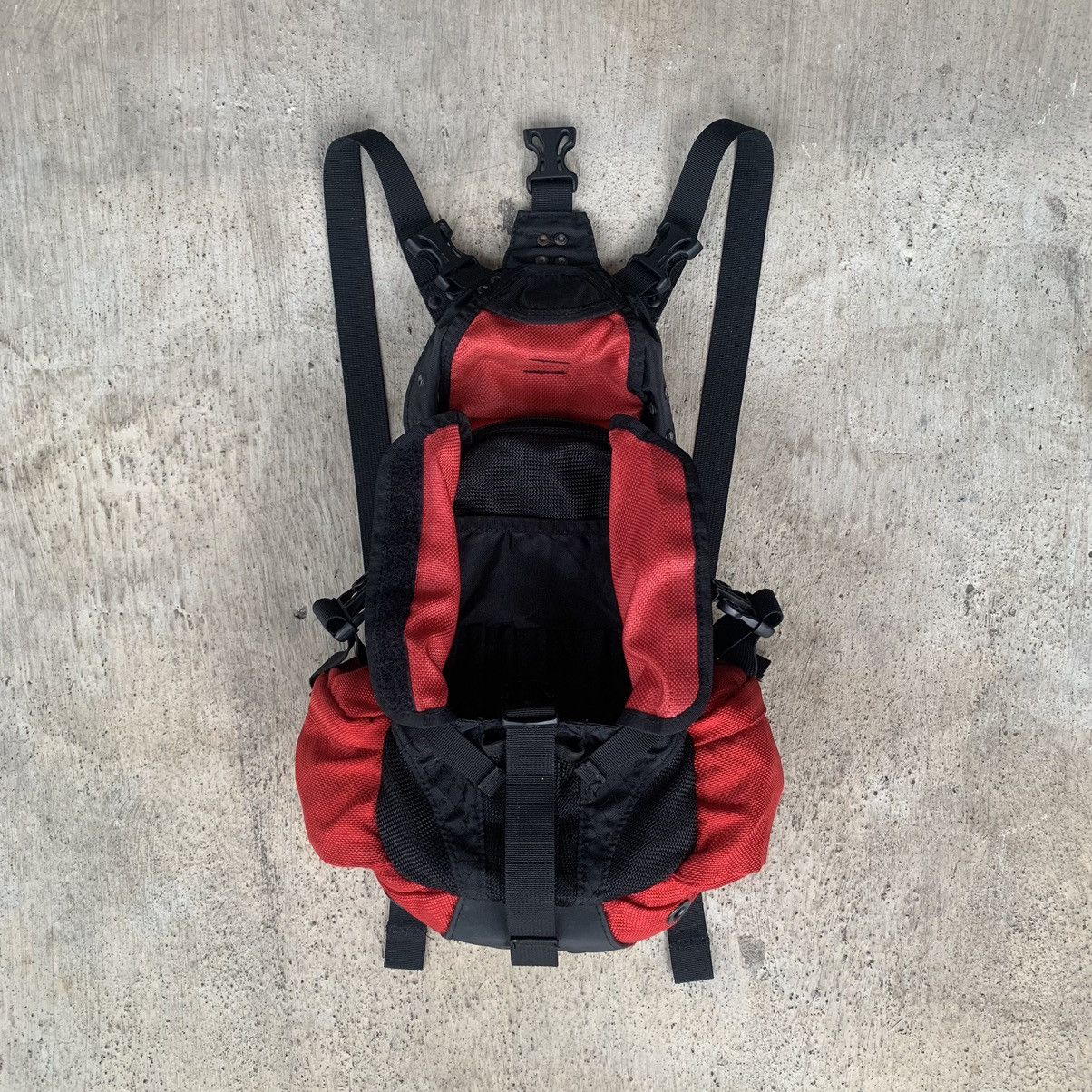 Vintage Oakley icon mini Backpack vintage Size ONE SIZE - 7 Thumbnail