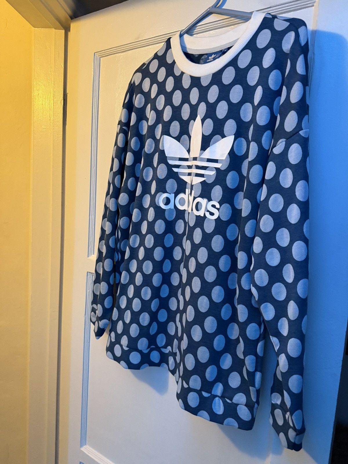 Adidas NEW WOMENS M ADIDAS BLUE POLKADOT SWEATSHIRT Size US M / EU 48-50 / 2 - 8 Thumbnail