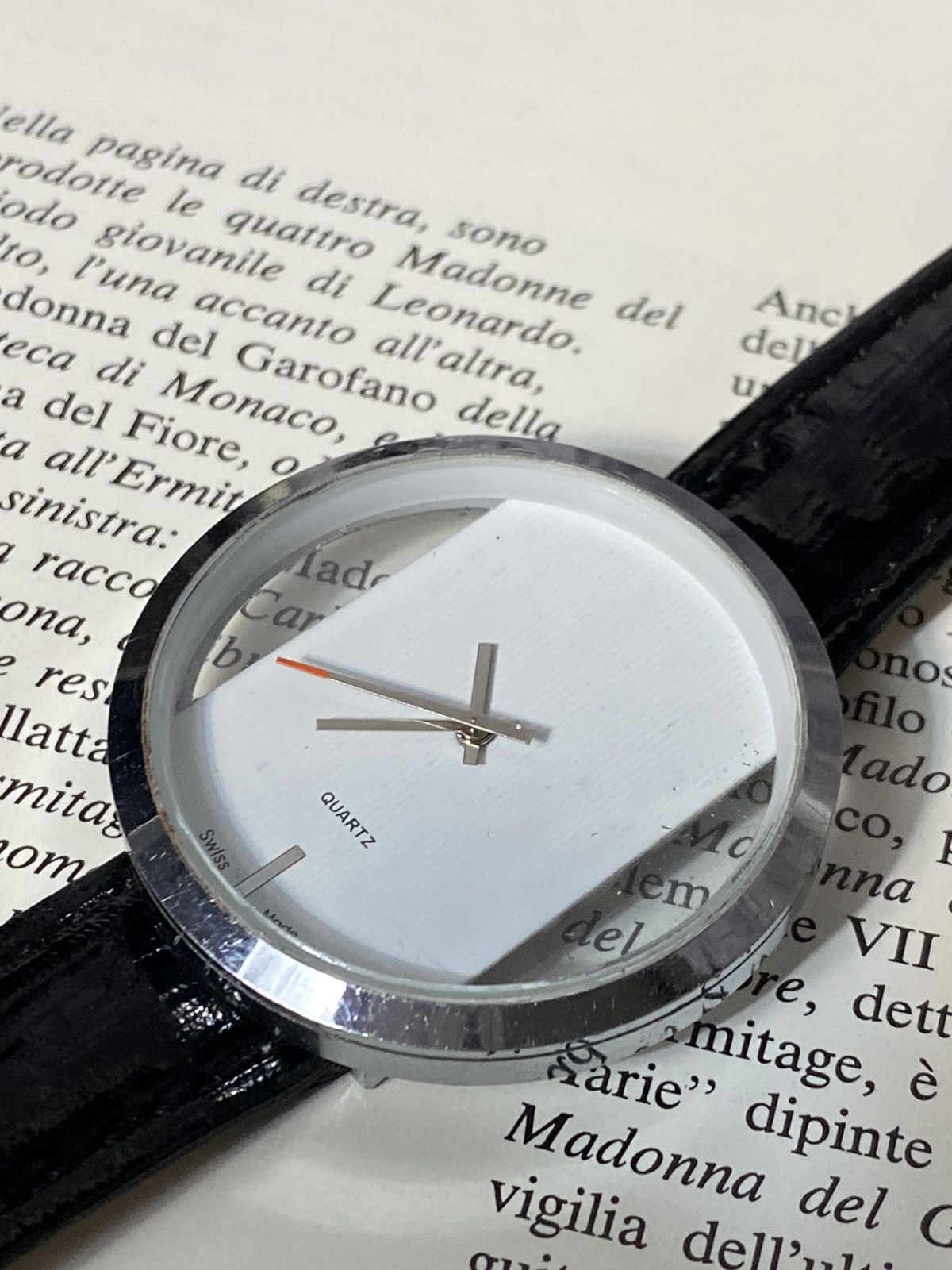 Jewelry Swiss Quartz Watch Minimalist Design Style Size ONE SIZE - 4 Thumbnail