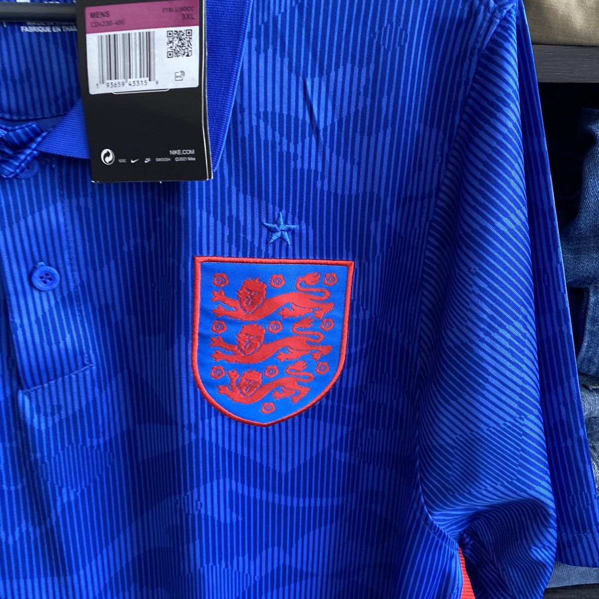 Nike Mens Nike England National Soccer home jersey Size US XXL / EU 58 / 5 - 3 Thumbnail