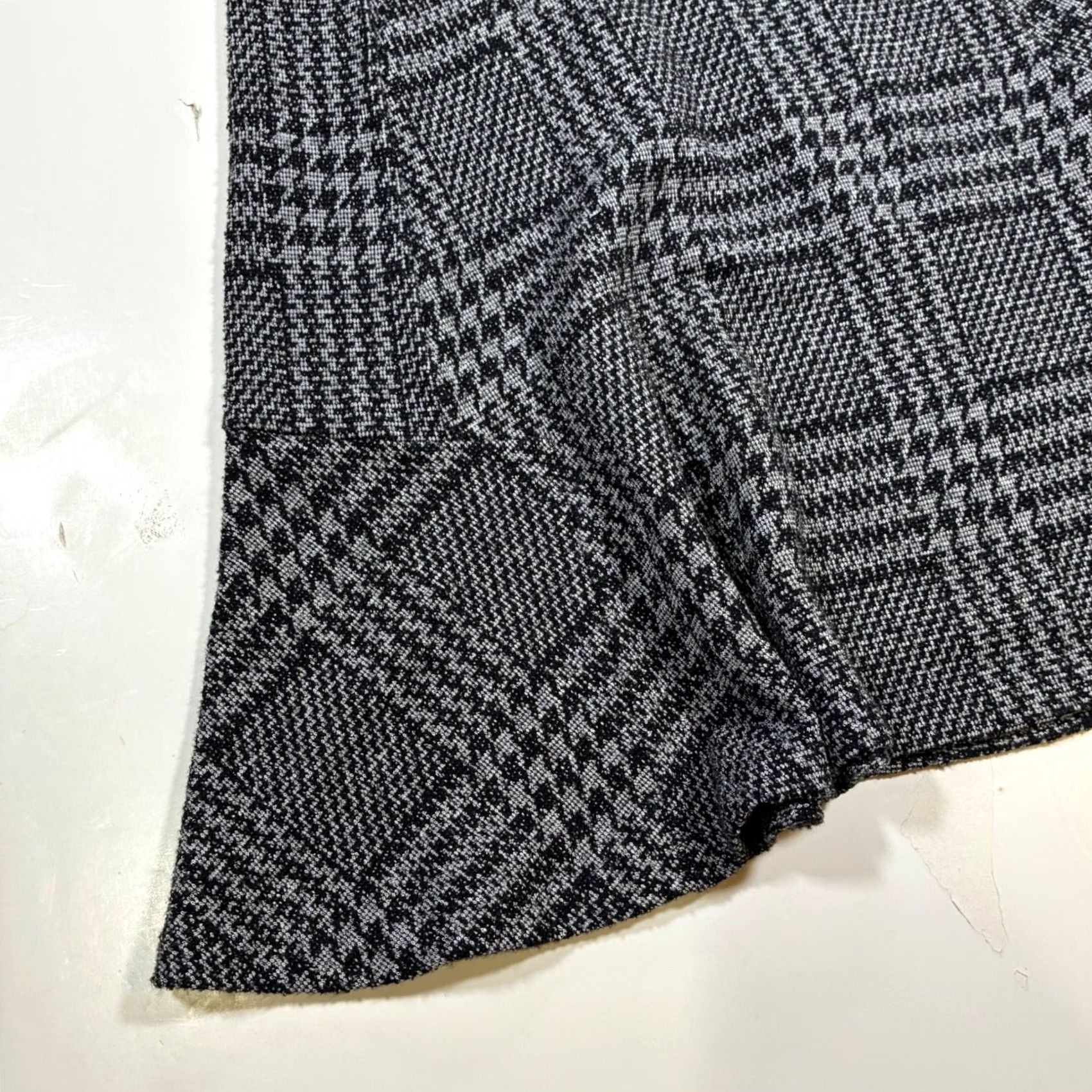 Theory EUC Theory Houndstooth Dress Black White Short Sleeve Zipper Knee Length Women Theory Dress Size 26" / US 2 / IT 38 - 5 Thumbnail
