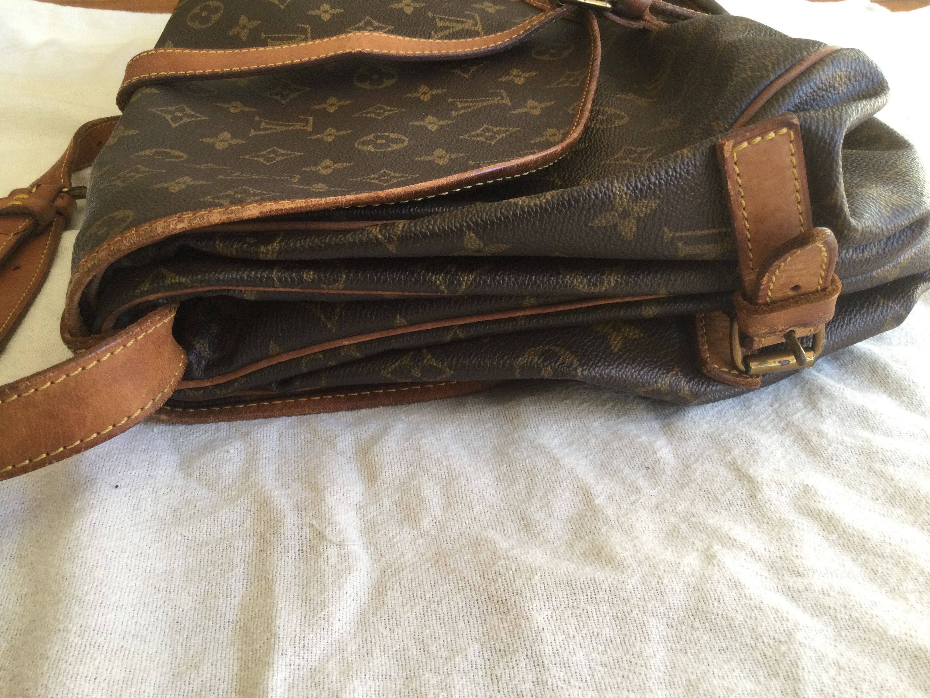 Louis Vuitton Vintage Louis Vuitton Saumur 35 Crossbody Shoulder Bag Size ONE SIZE - 9 Thumbnail