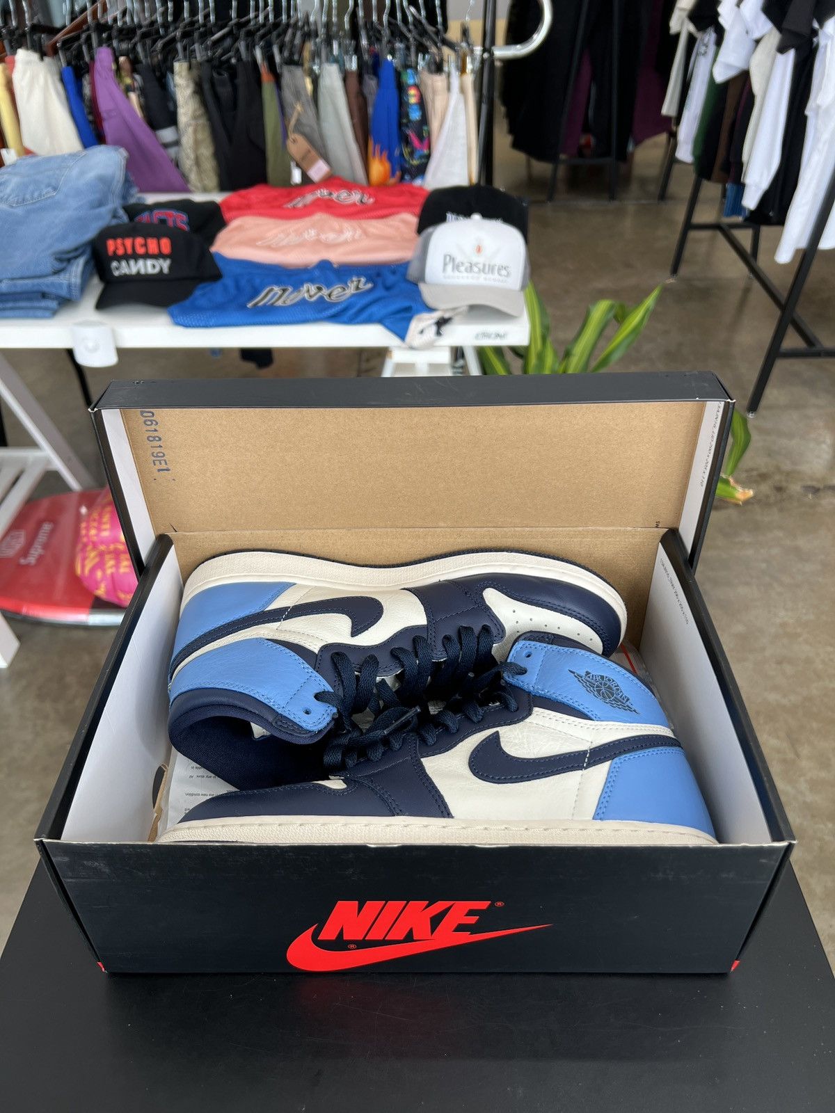 Jordan Brand × Nike Air Jordan 1 Obsidian Sz. 6.5Y (2019) Size US 6.5 / EU 39-40 - 10 Thumbnail