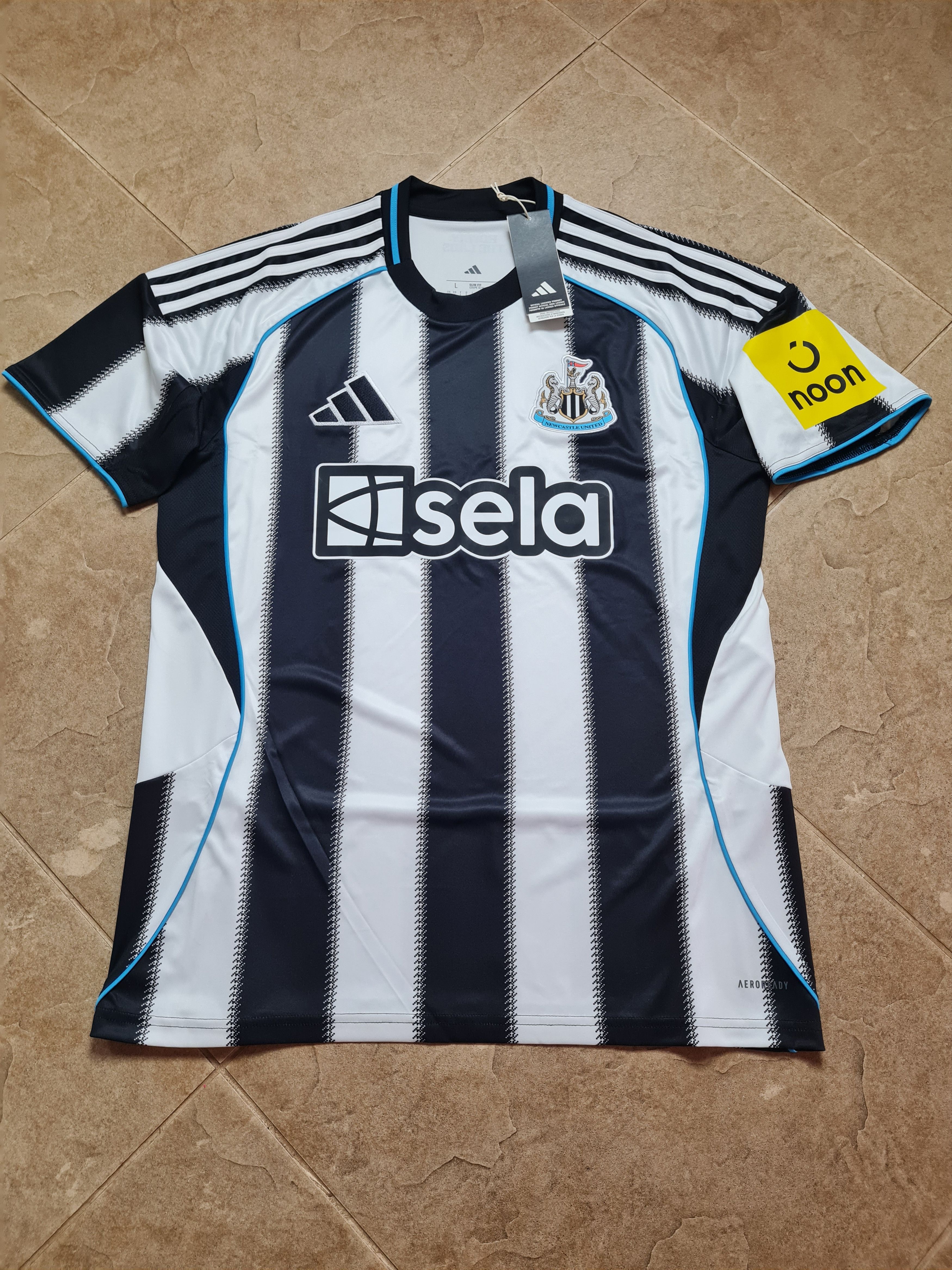 Adidas Adidas Newcastle United 24/25 Home Jersey Sela Noon JI 7382 Size US L / EU 52-54 / 3 - 15 Thumbnail