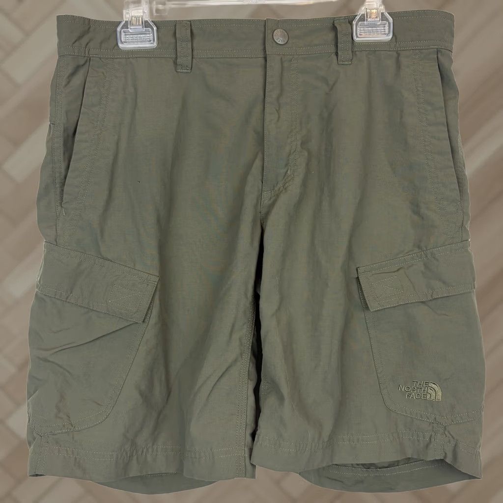 The North Face The North Face Shorts Mens 34 Green Lightweight Outdoor 9” Chino Flat Front Pocket Quick Dry Regular M Size US 34 / EU 50 - 1 Thumbnail