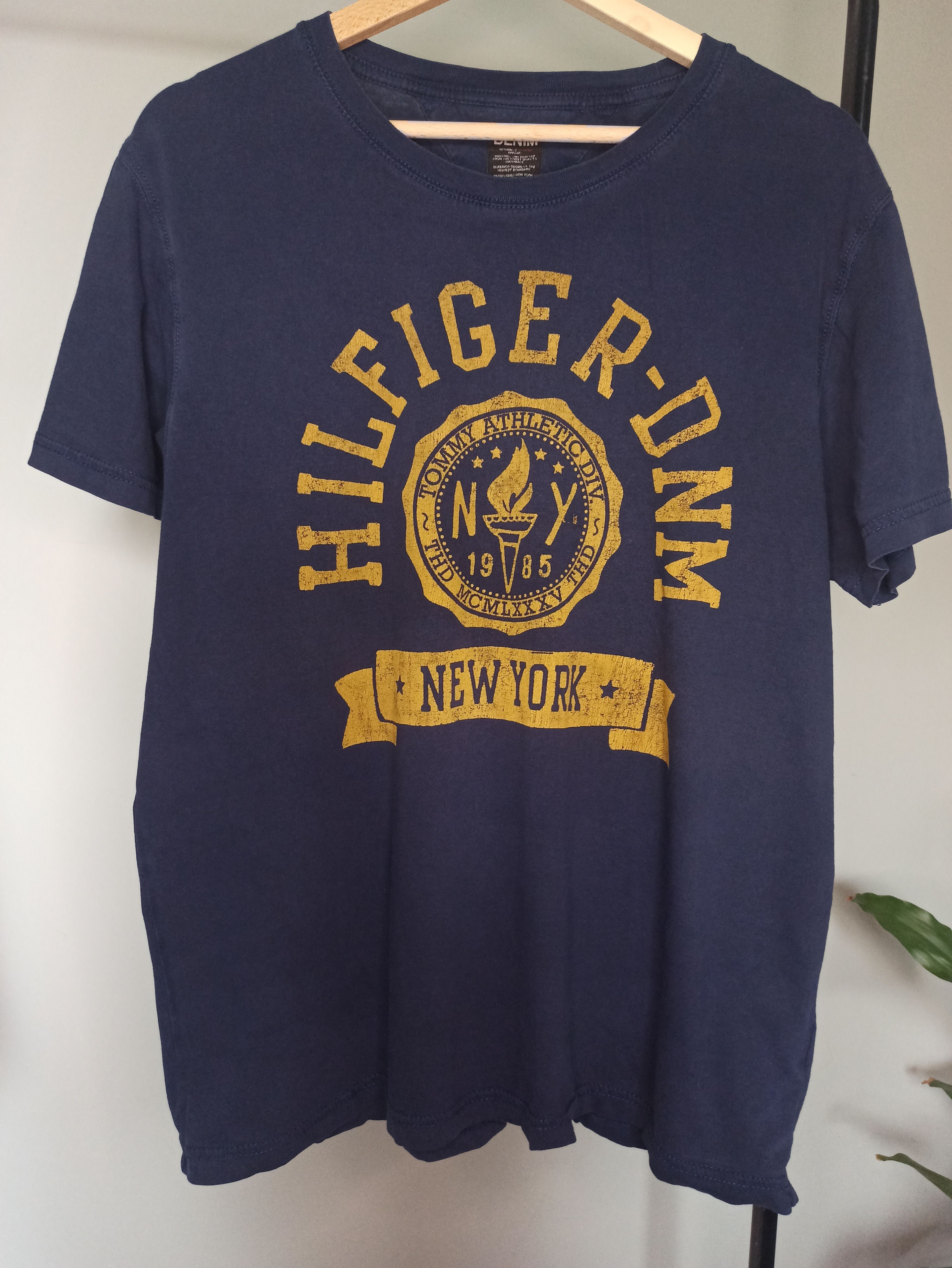 Tommy Hilfiger Navy blue T-shirt Tommy Hilfiger size L Size US L / EU 52-54 / 3 - 1 Thumbnail