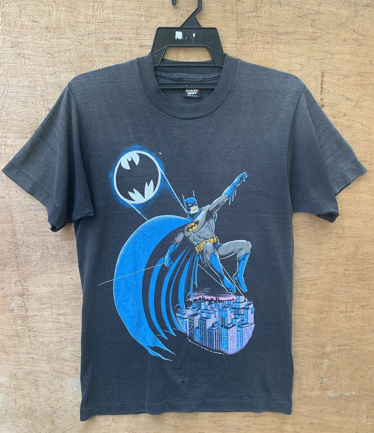 DC Comics Rare Distressed Vintage 80s Batman Superheroes DC Comic Tee Size US M / EU 48-50 / 2 - 21 Thumbnail