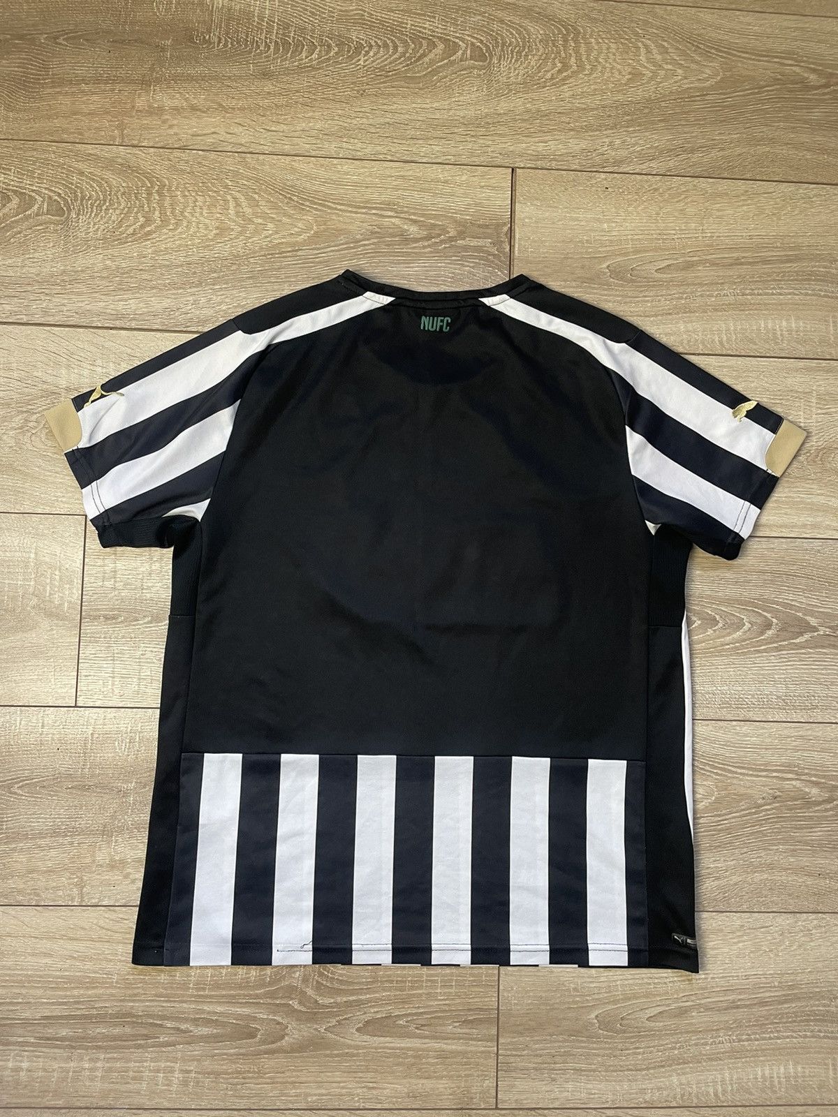 Puma NEWCASTLE UNITED 2014 2015 HOME FOOTBALL SHIRT SOCCER JERSEY Size US M / EU 48-50 / 2 - 7 Thumbnail