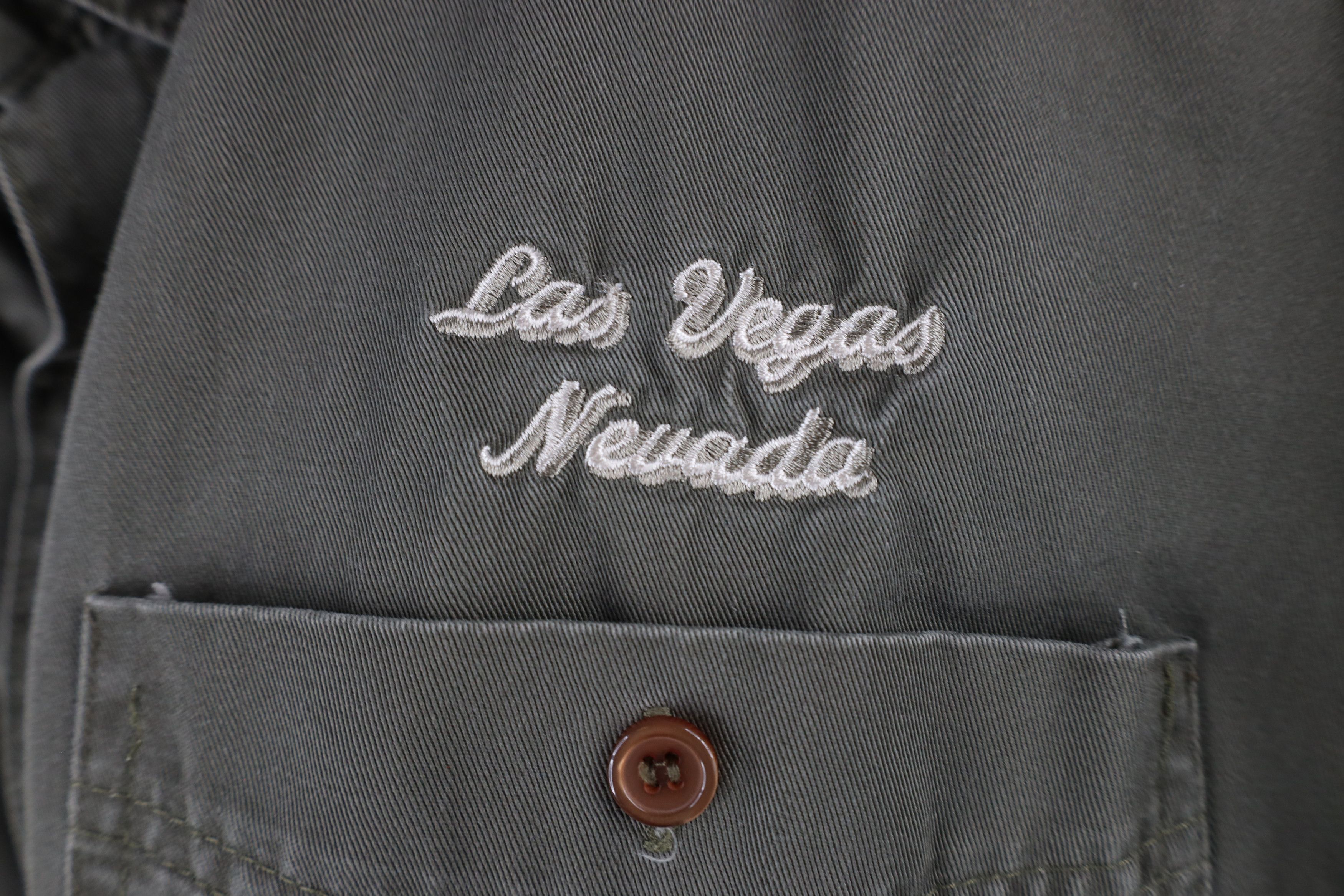 Vintage Vintage 90s Streetwear Las Vegas Nevada Button Shirt Green Size US XL / EU 56 / 4 - 4 Thumbnail