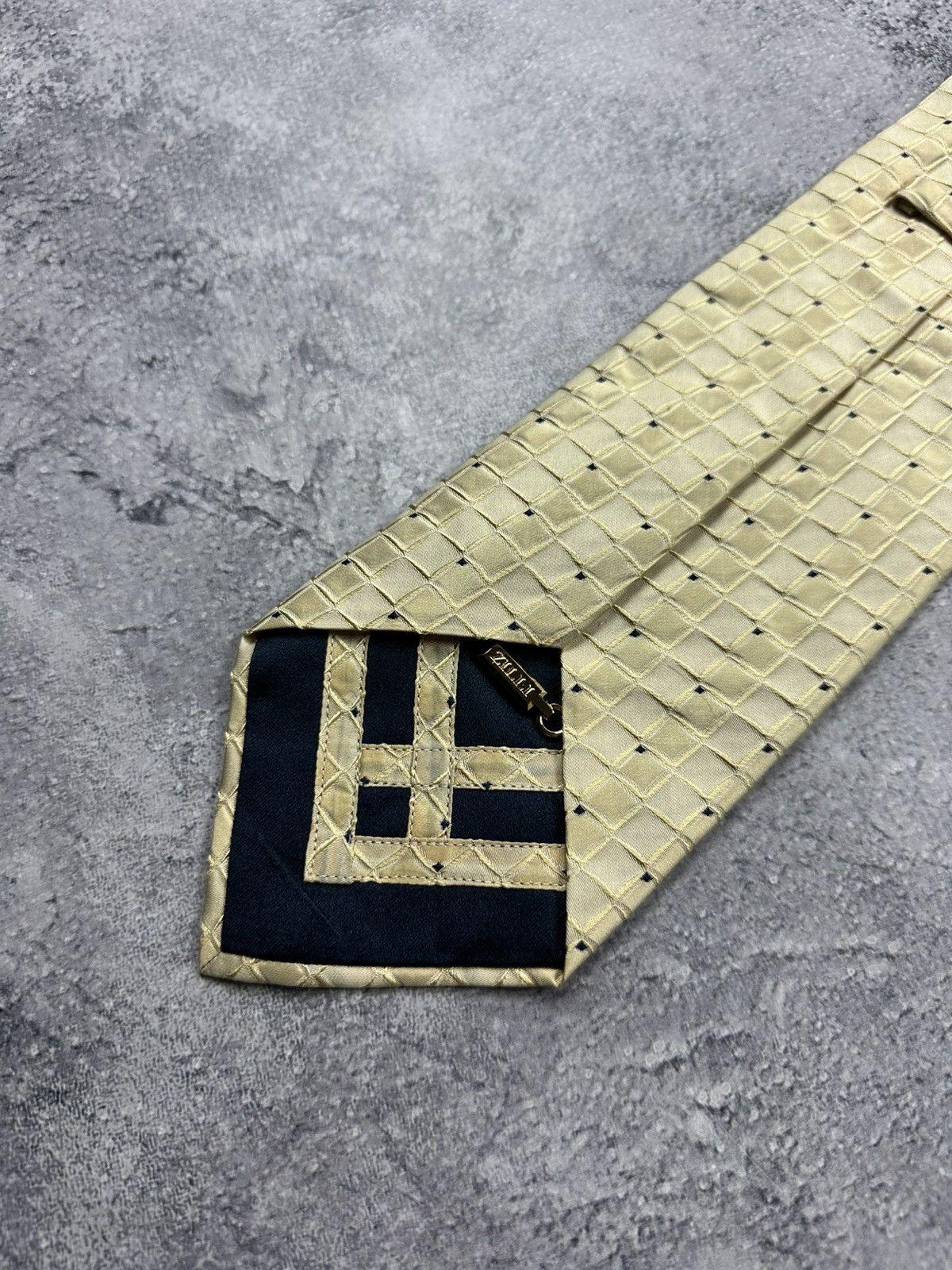 Zilli Zilli Gold Chain Logo Tie Pure Silk Italy Old Money Necktie Size ONE SIZE - 8 Thumbnail