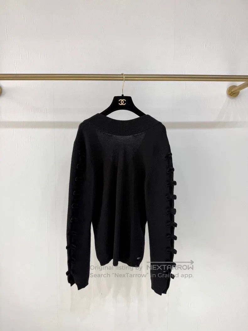 Chanel Chanel Black backless bow cashmere sweater Size XS / US 0-2 / IT 36-38 - 1 Thumbnail