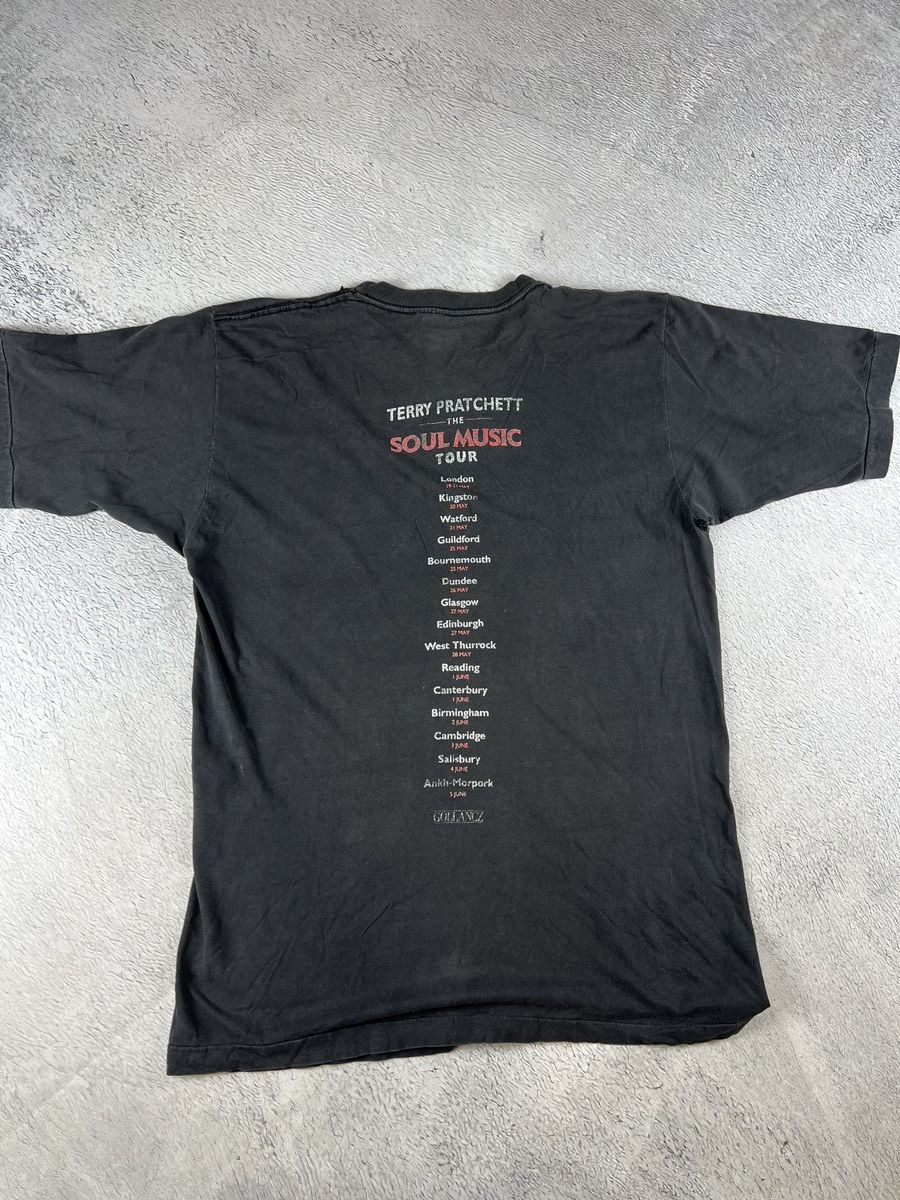 Band Tees Rare Vintage 90s Terry Pratchett Skull rider Death Dwarfs Size US XL / EU 56 / 4 - 13 Thumbnail