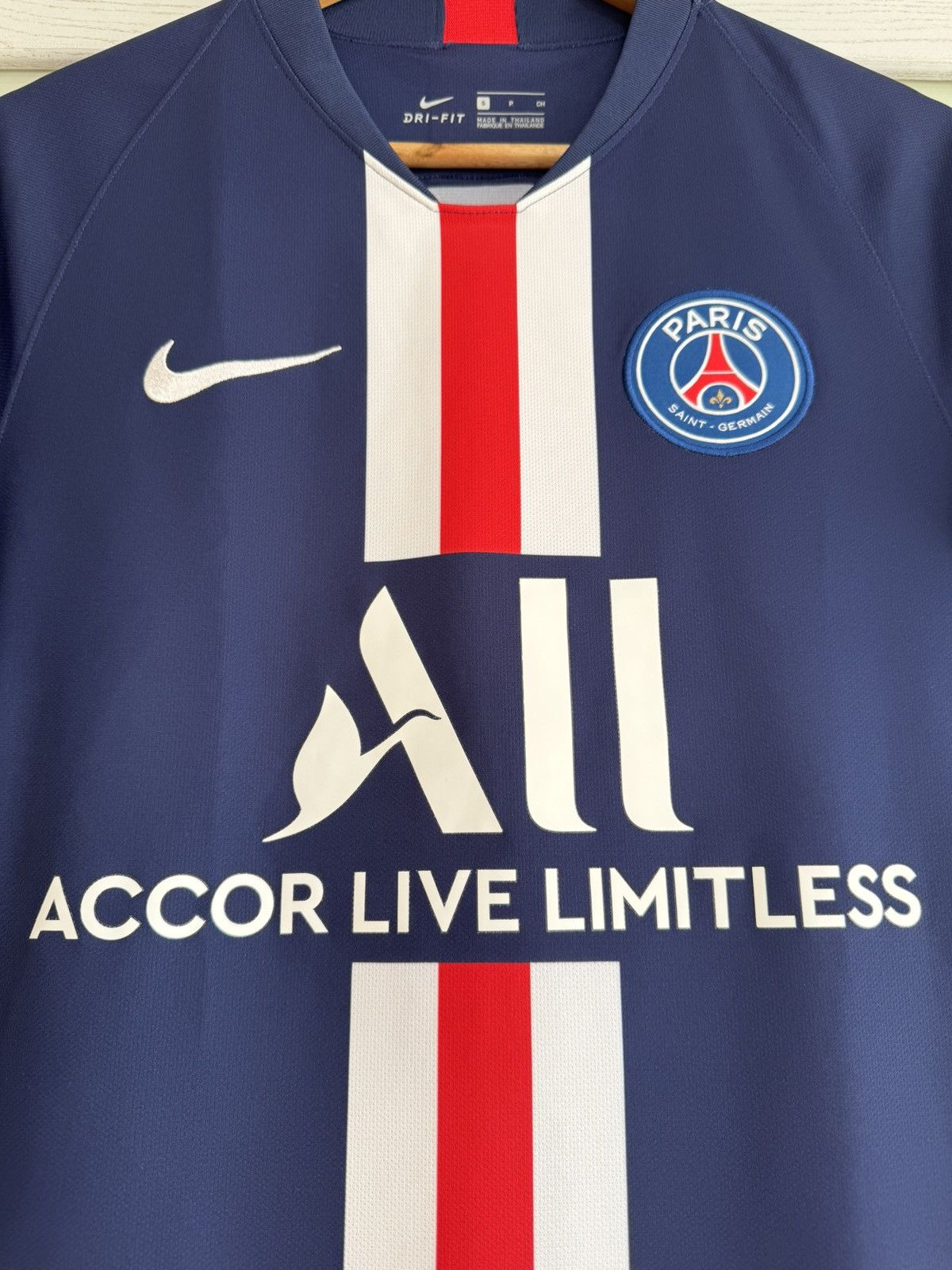Nike Paris Saint Germain PSG 2019-2020 Home Soccer Jersey Kit Size US S / EU 44-46 / 1 - 7 Thumbnail