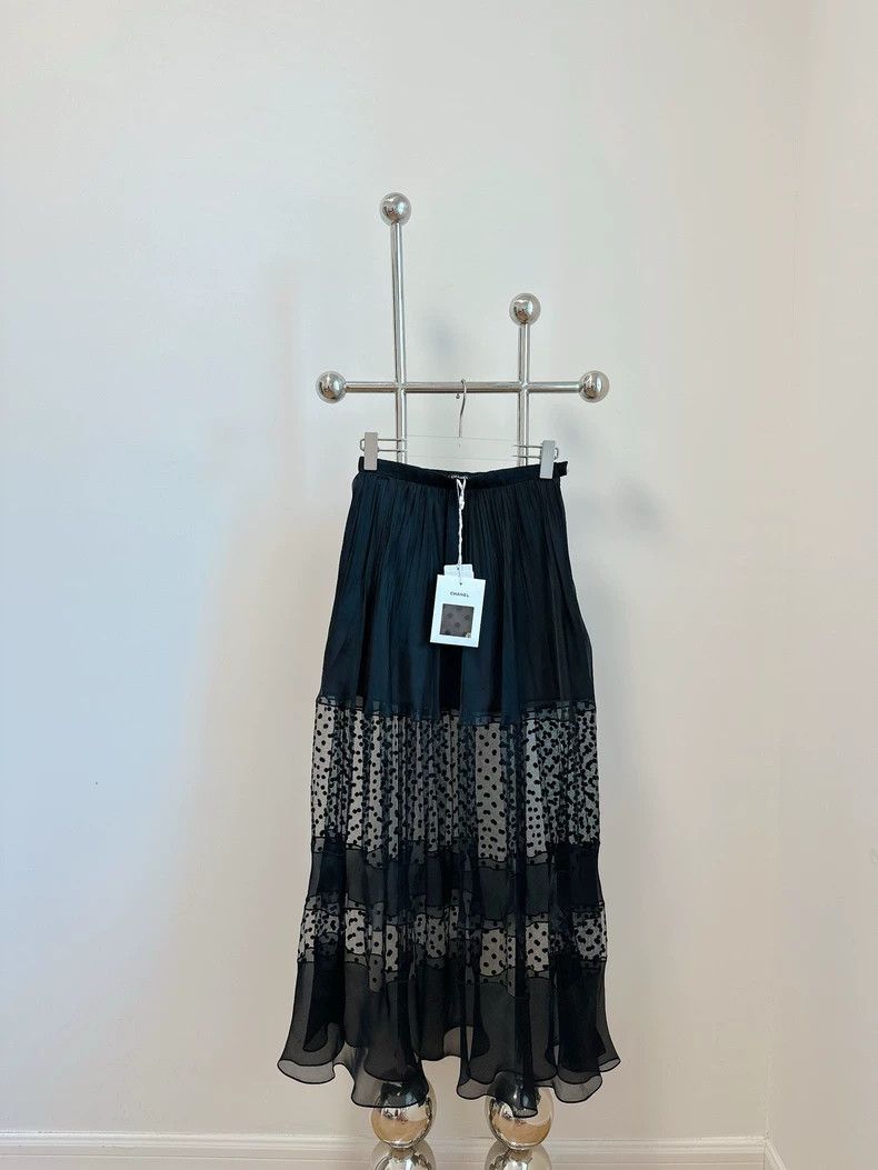 Chanel Chanel 21A Castle Series Lace Skirt Size 42" / US 20 - 1 Thumbnail