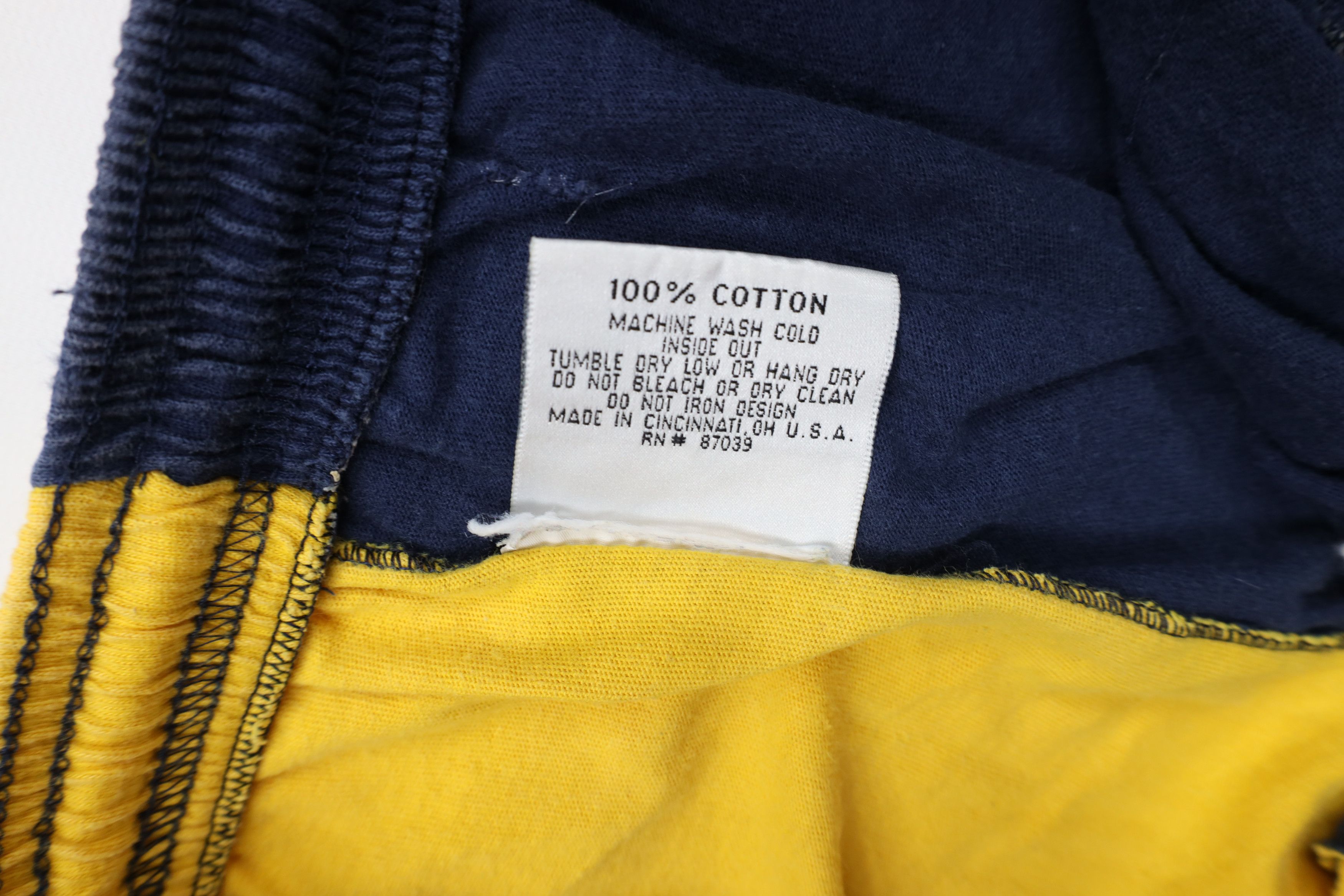 Vintage Vintage 90s University of Michigan Above Knee Shorts USA Size US 34 / EU 50 - 10 Thumbnail