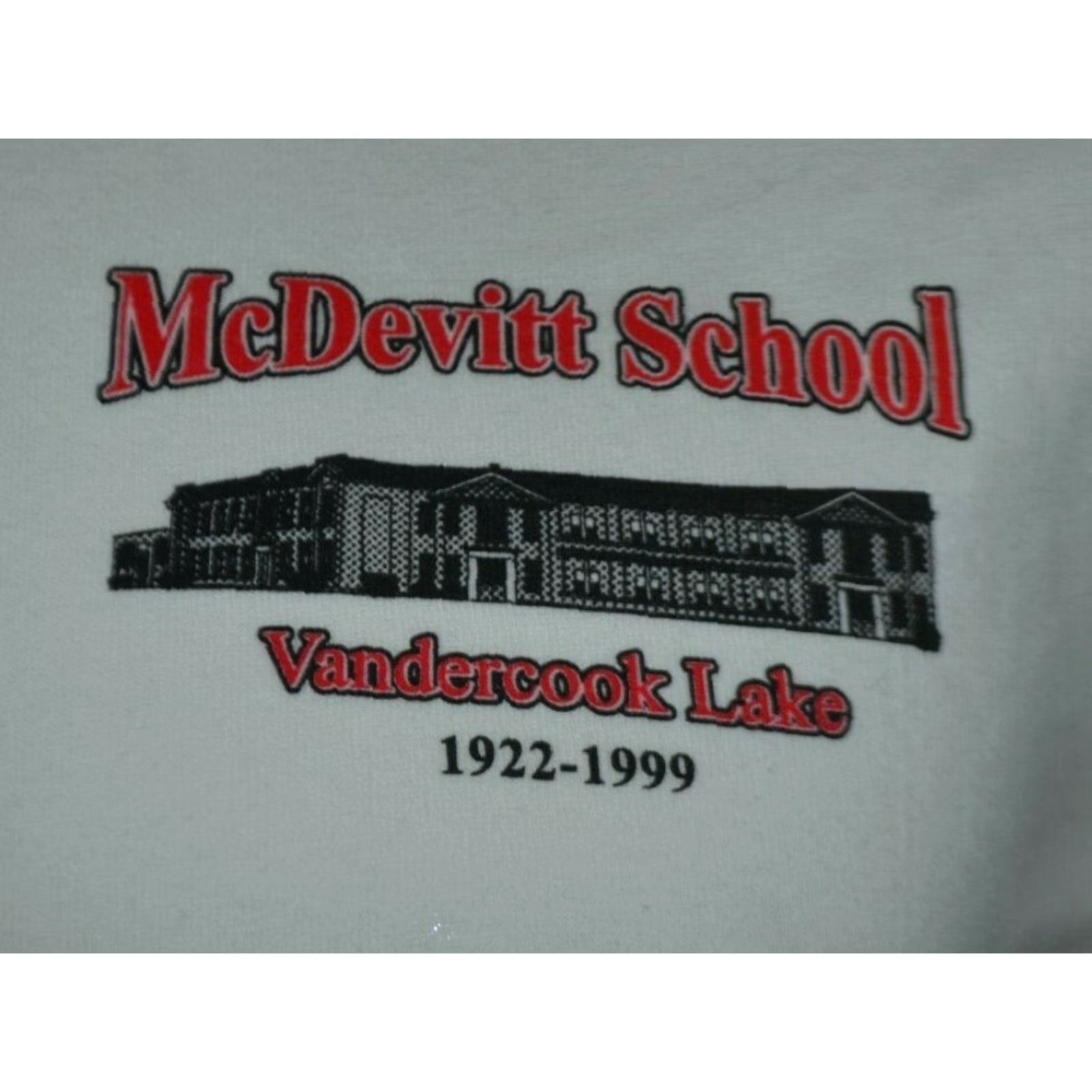 Gildan VINTAGE McDevitt School Vandercook Lake MI T Shirt Adult Small Jayhawks Defunct Nice Size US S / EU 44-46 / 1 - 2 Thumbnail