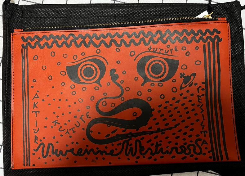 Vivienne Westwood Vivienne Westwood size os Snakes hold bags in the Year of t Size ONE SIZE - 1 Thumbnail