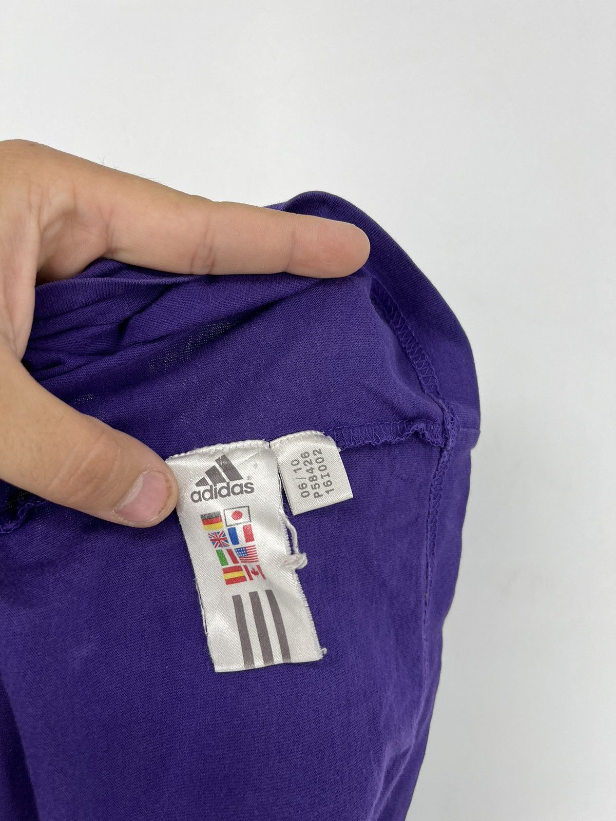 Adidas 🔷Vintage Adidas L.A. Lakers Kobe Bryant #24 T-shirt🔷 Size US M / EU 48-50 / 2 - 14 Thumbnail