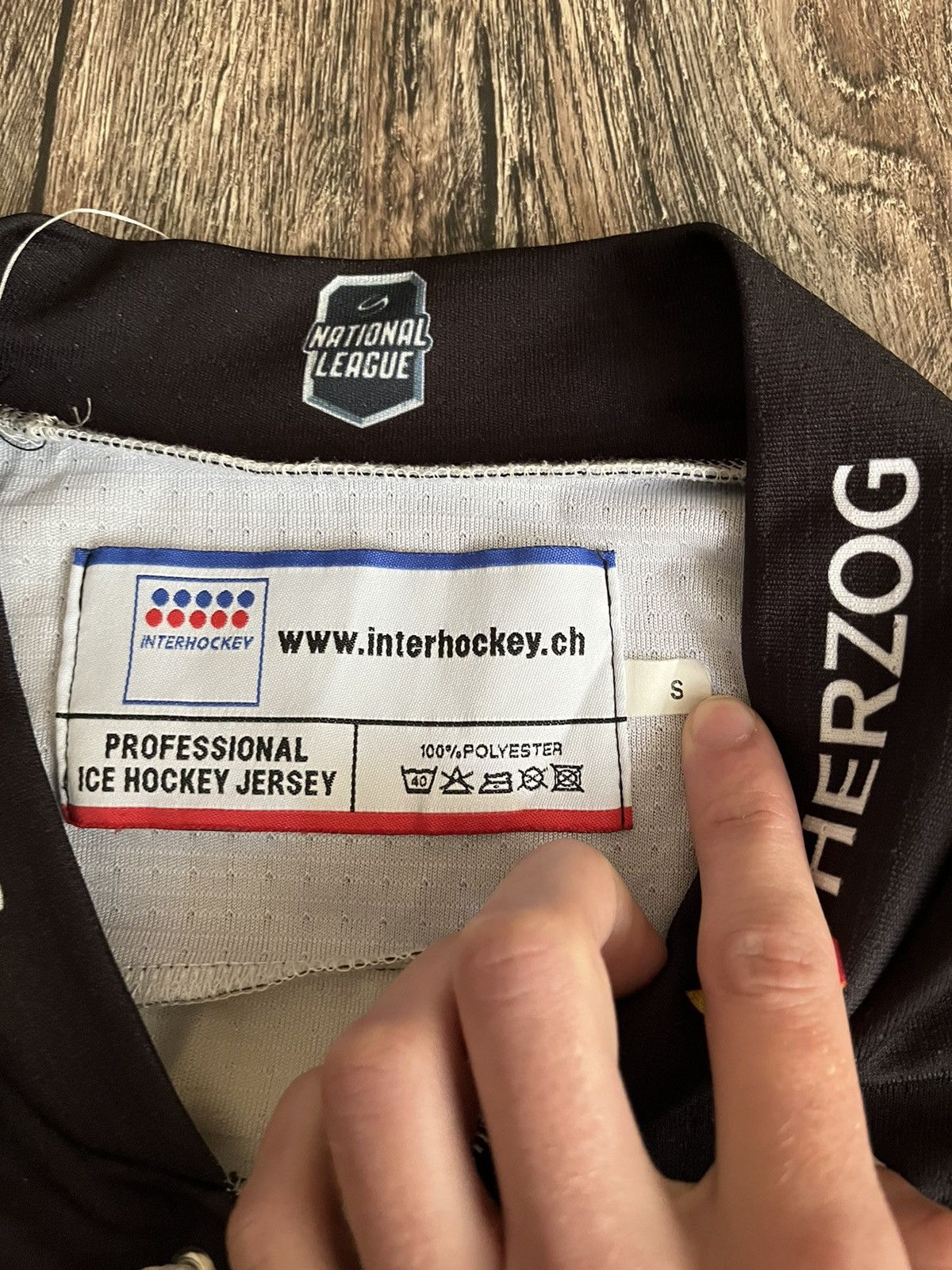 Other Sc Bern Switzerland #11 Berger Hockey Vintage Jersey Size US S / EU 44-46 / 1 - 7 Thumbnail