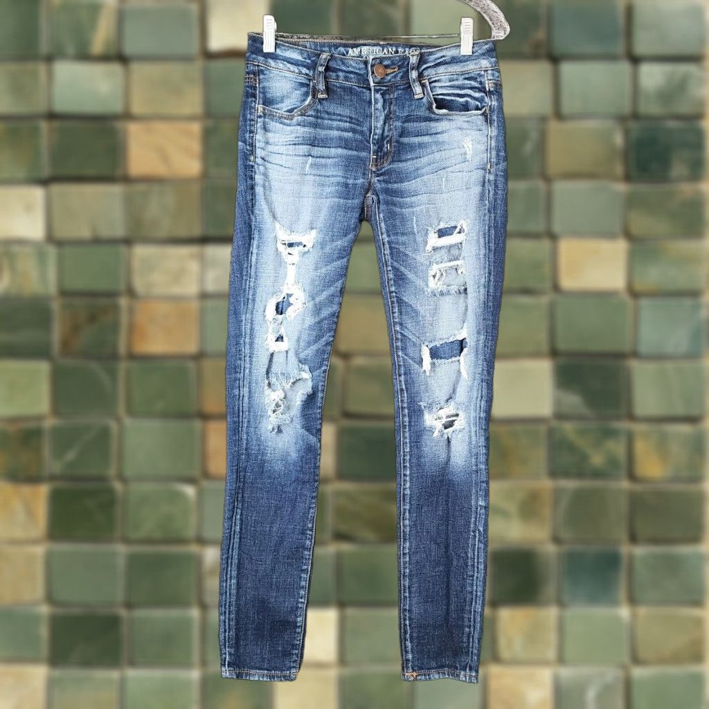 American Eagle Outfitters VINTAGE? No. Actually: AMERICAN EAGLE OUTLET Distressed Jeggings Jeans Women Size 2 28x30 Blue Size 26" / US 2 / IT 38 - 1 Thumbnail