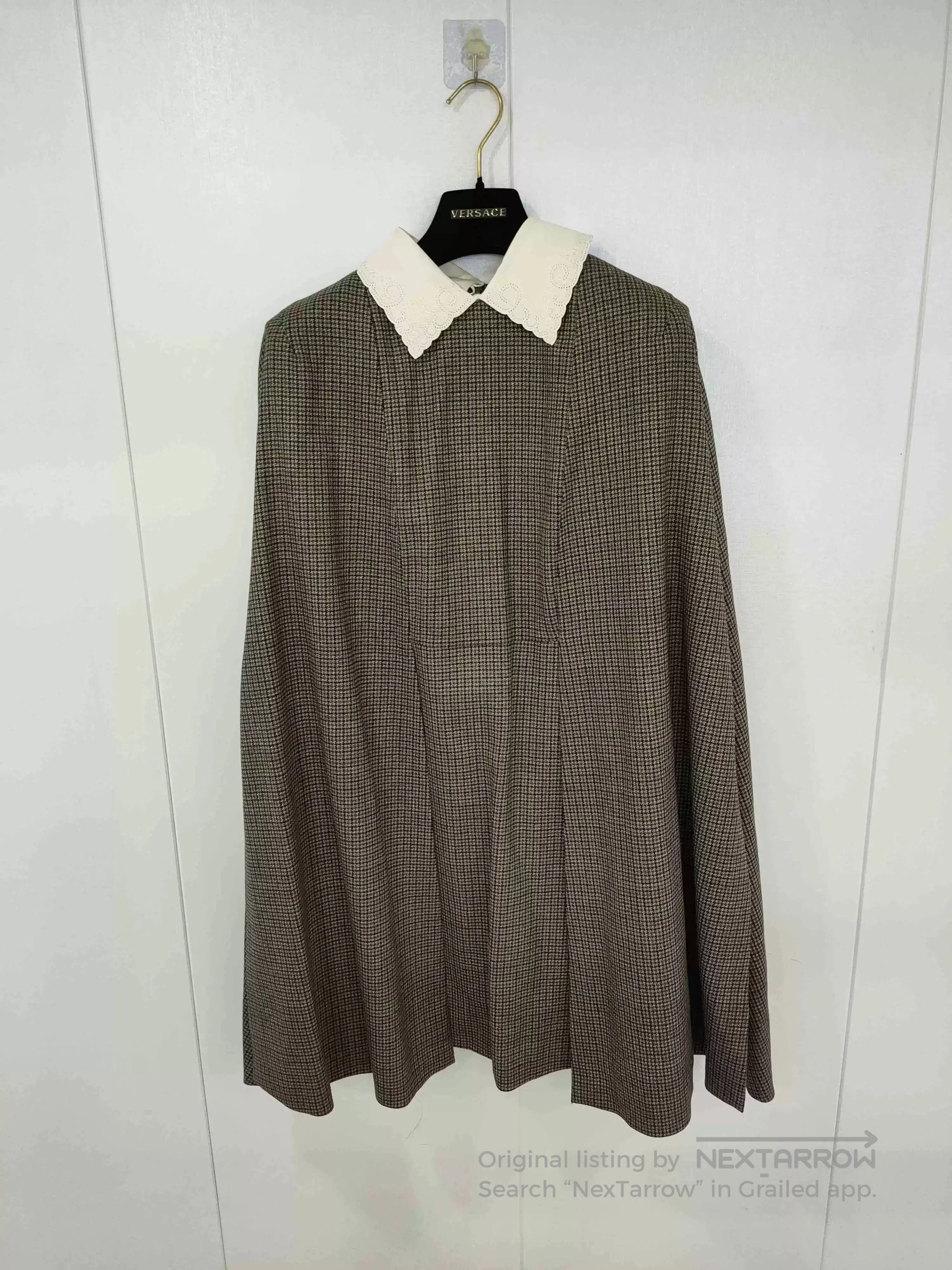 Fendi Fendi Wool Cloak Coat with Silk Collar. Size US M / EU 48-50 / 2 - 1 Thumbnail