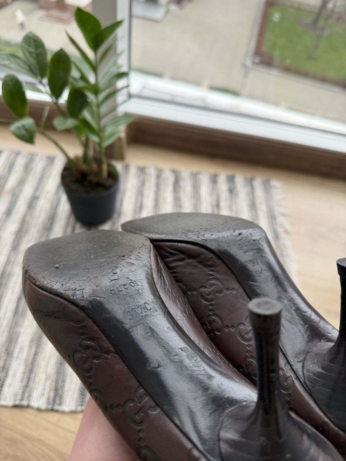 Gucci GUCCI VINTAGE 90s MONOGRAM LEATHER HEELS LOGO EMBOSSED WOMEN Size US 7 / IT 37 - 20 Thumbnail