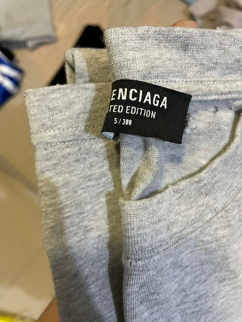 Balenciaga Balenciaga Signature Short Sleeve T-Shirt Size US S / EU 44-46 / 1 - 4 Thumbnail