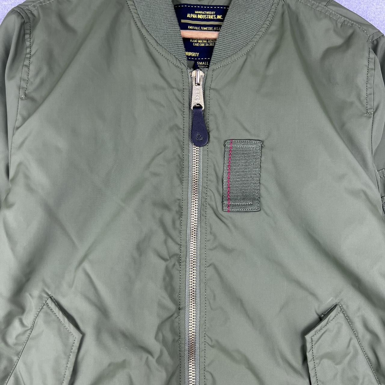 Vintage Alpha Industries Green Nylon Bomber Full Zip Men’s small Size US S / EU 44-46 / 1 - 1 Thumbnail