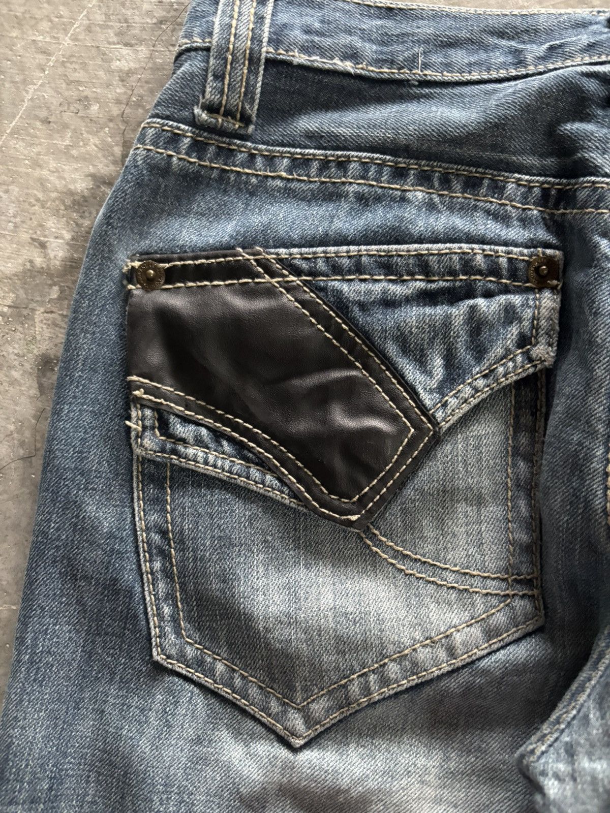 Hysteric Glamour × semanticdesign SICK FLARE DISTRESSED SEMANTIC DESIGN WASHED LEATHER POCKET Size US 29 - 16 Thumbnail