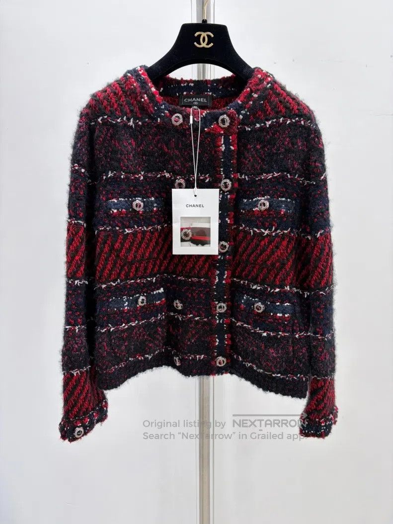 Chanel Autumn and winter striped double-breasted knitted j