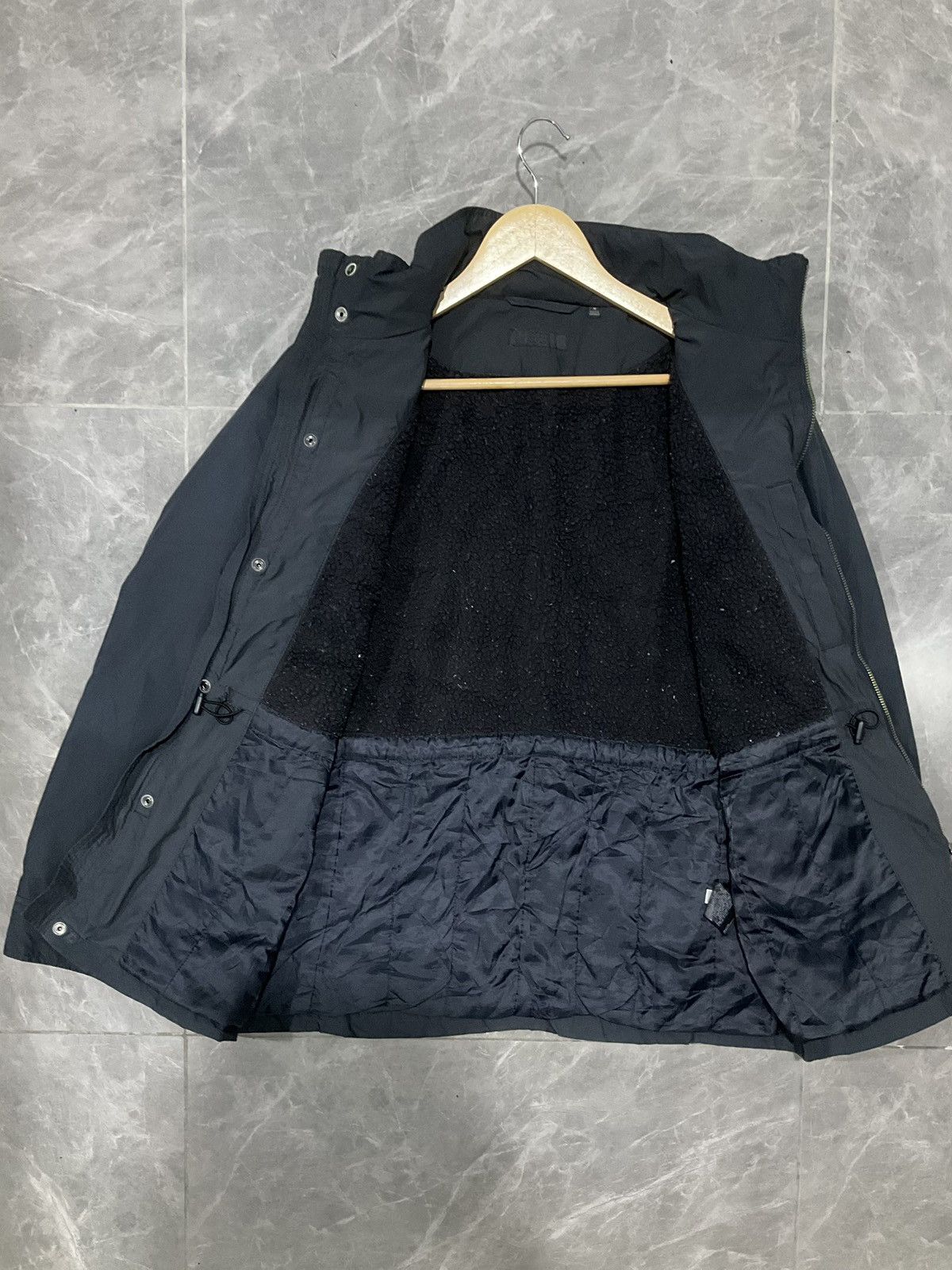 Uniqlo Uniqlo Soft Fabric Fleece Jacket with Hoodie Size Medium Size US M / EU 48-50 / 2 - 3 Thumbnail