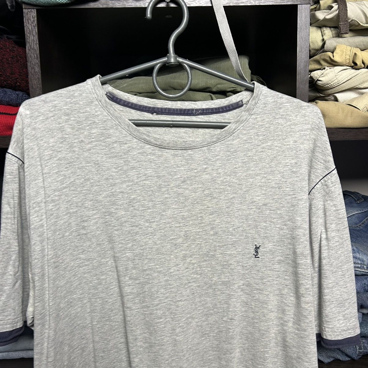 Yves Saint Laurent Luxury Yves Saint Laurent Small logo basic designer tee Size US L / EU 52-54 / 3 - 2 Thumbnail