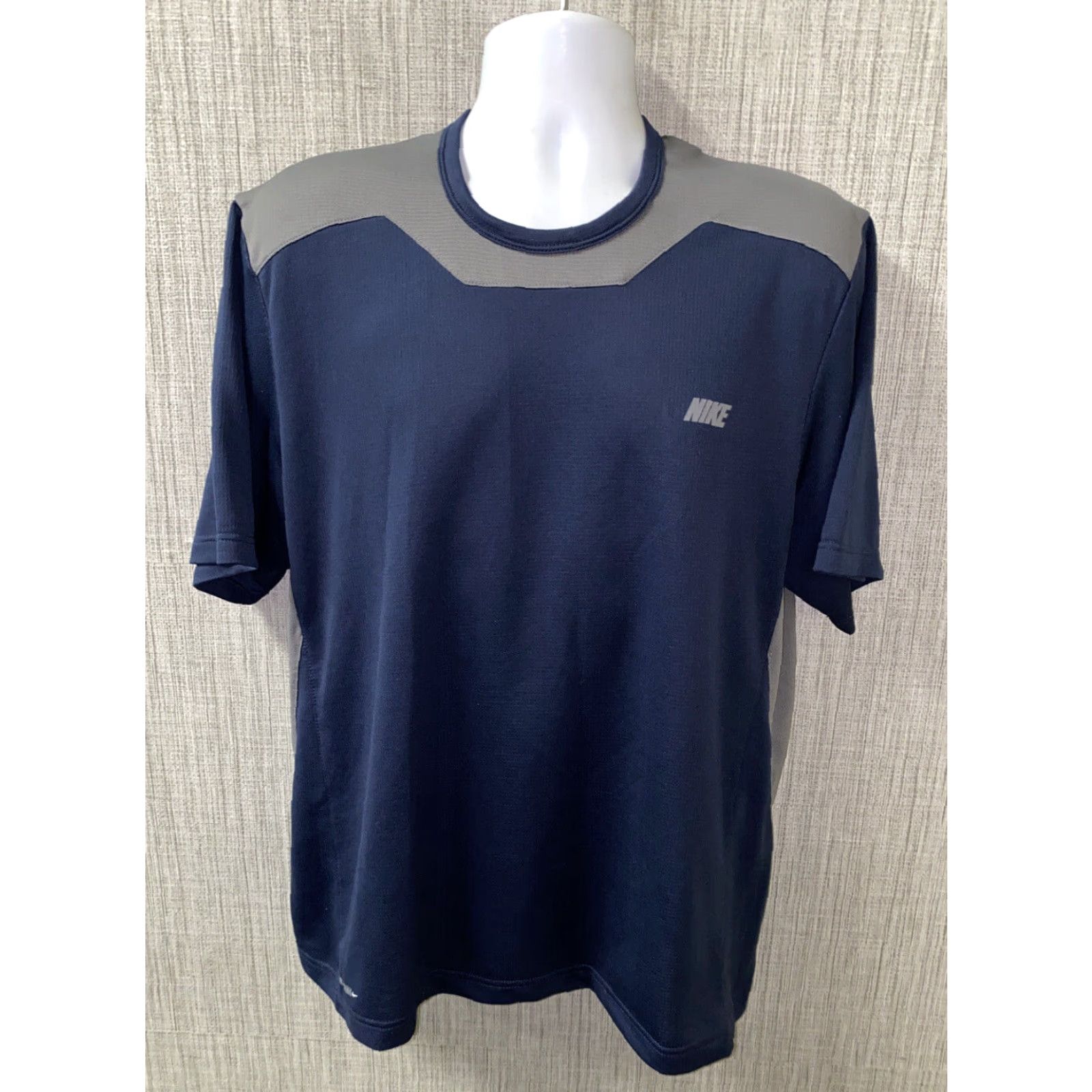 Nike Nike Sportswear T-Shirt Mens XL Blue Gray Short Sleeve Athletic Activewear Size US XL / EU 56 / 4 - 2 Thumbnail