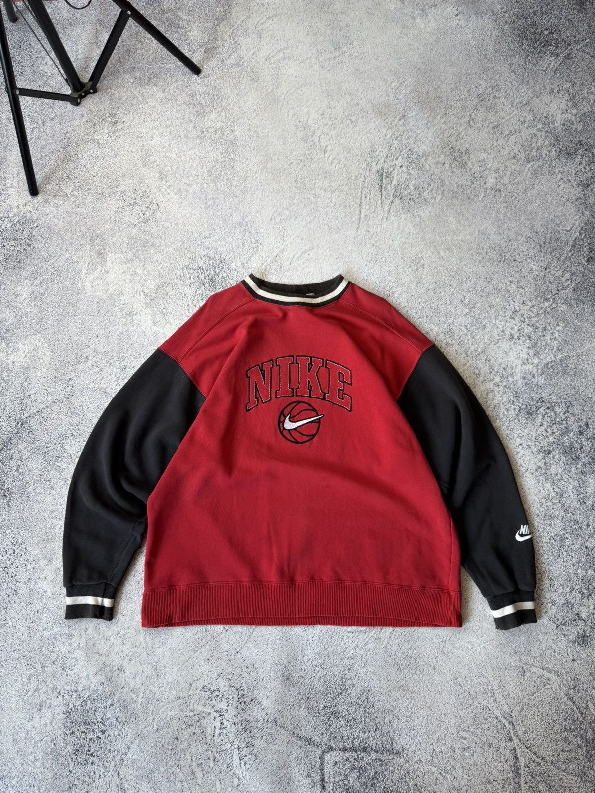 Nike Vintage Nike Sweatshirt Big Logo Swoohs Distressed Rare Size US M / EU 48-50 / 2 - 2 Thumbnail