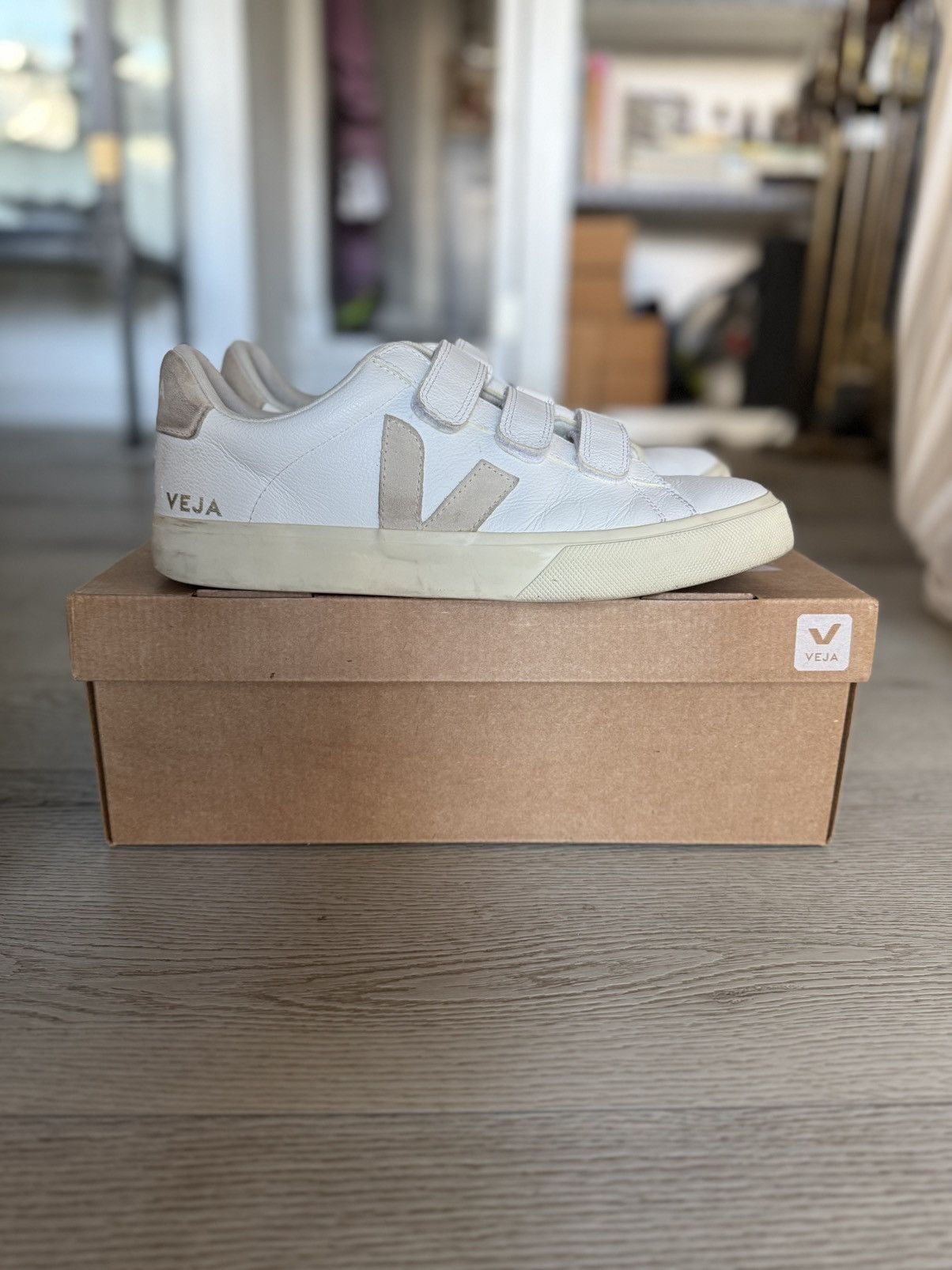 Veja Velcro Veja Sneakers Size US 9 / EU 42 - 1 Thumbnail