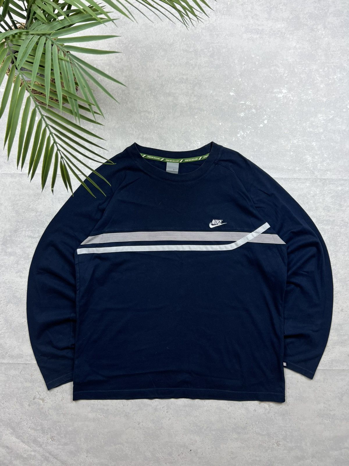 Nike 90s Nike Retro Logo Vintage Y2K Oversized Longsleeve Tee Size US L / EU 52-54 / 3 - 1 Thumbnail