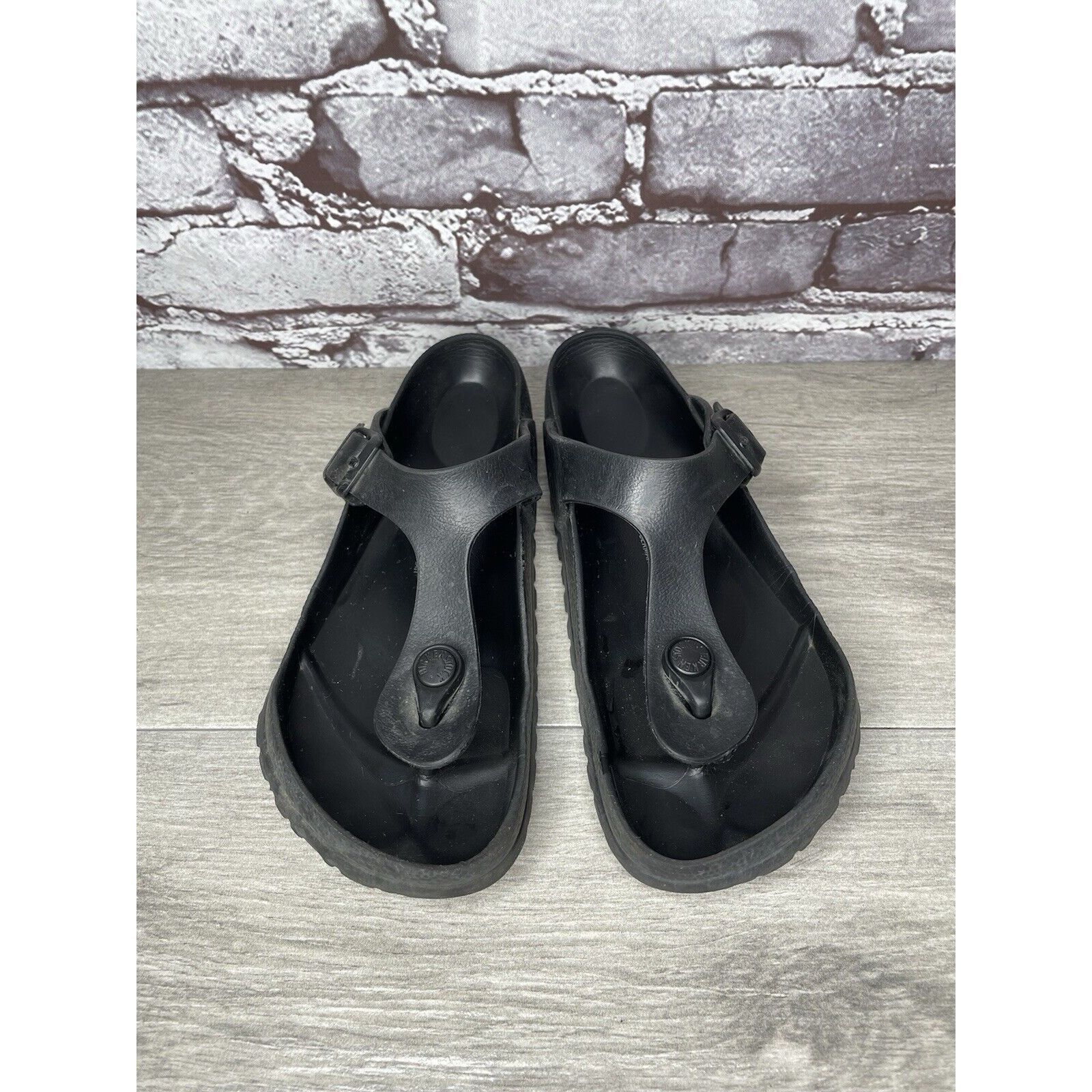 Birkenstock Women’s BIRKENSTOCK Black Gizeh Sandals Shoes Sz EU 36 US 5. Size US 5.5 / IT 35.5 - 5 Thumbnail