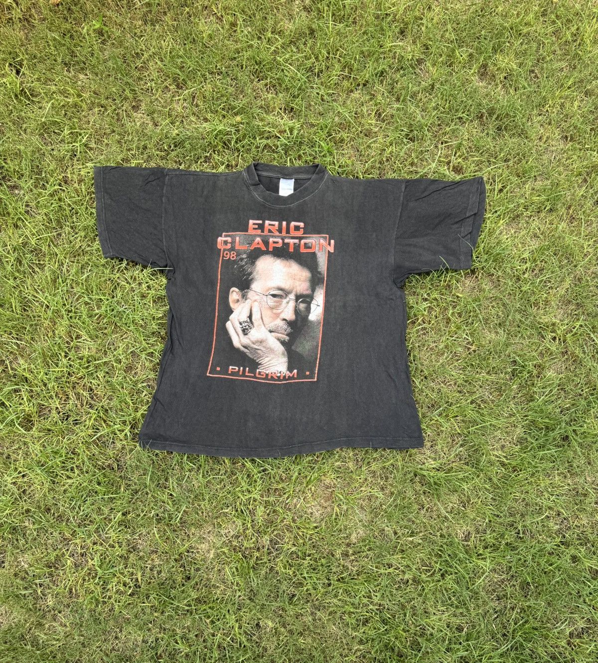 Vintage vintage 1998 Eric Clapton Pilgrim Tour tee Size US XL / EU 56 / 4 - 1 Thumbnail