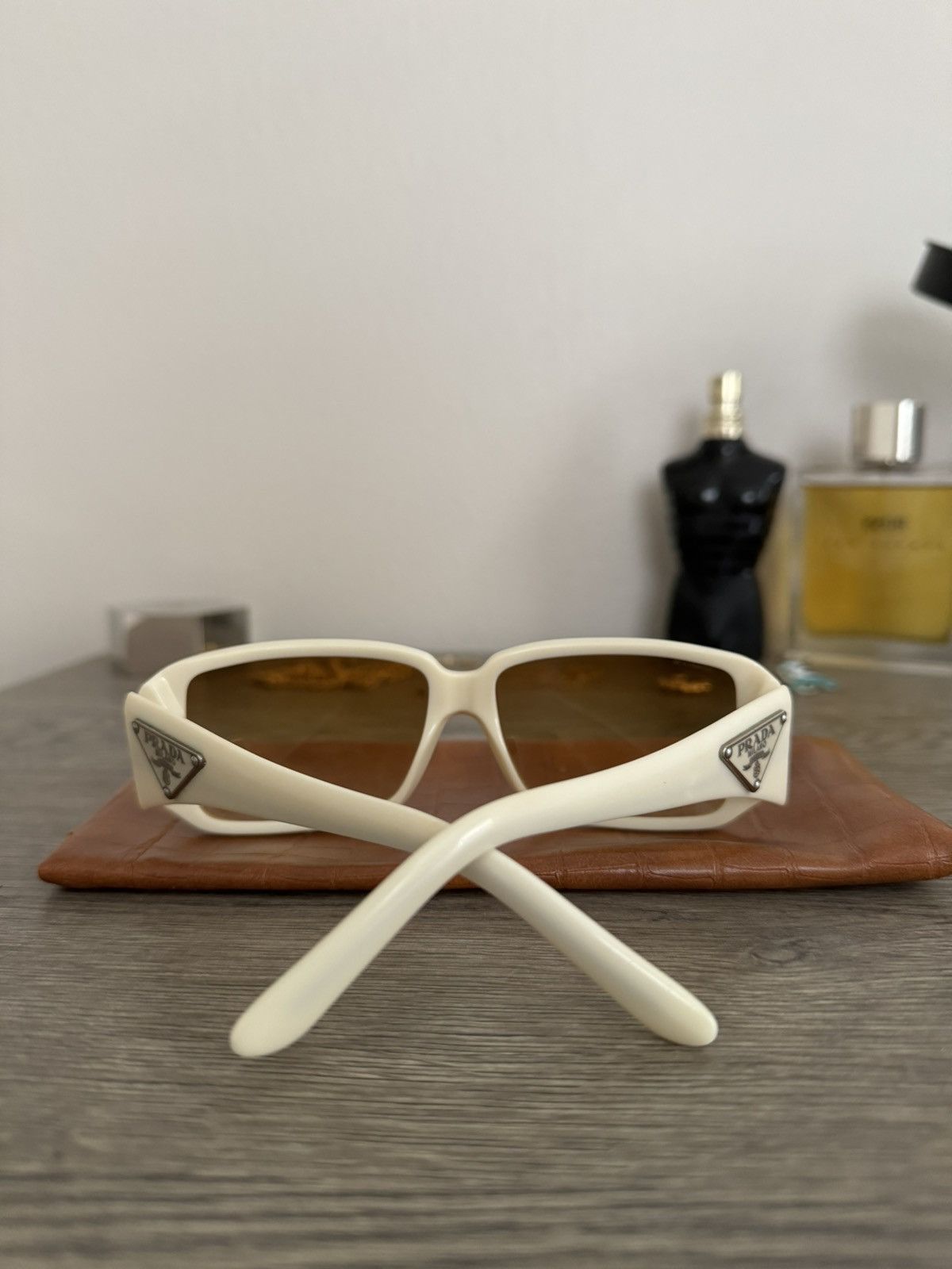 Prada Prada 2000s 16L Squared Sunglasses Cream White Size ONE SIZE - 3 Thumbnail