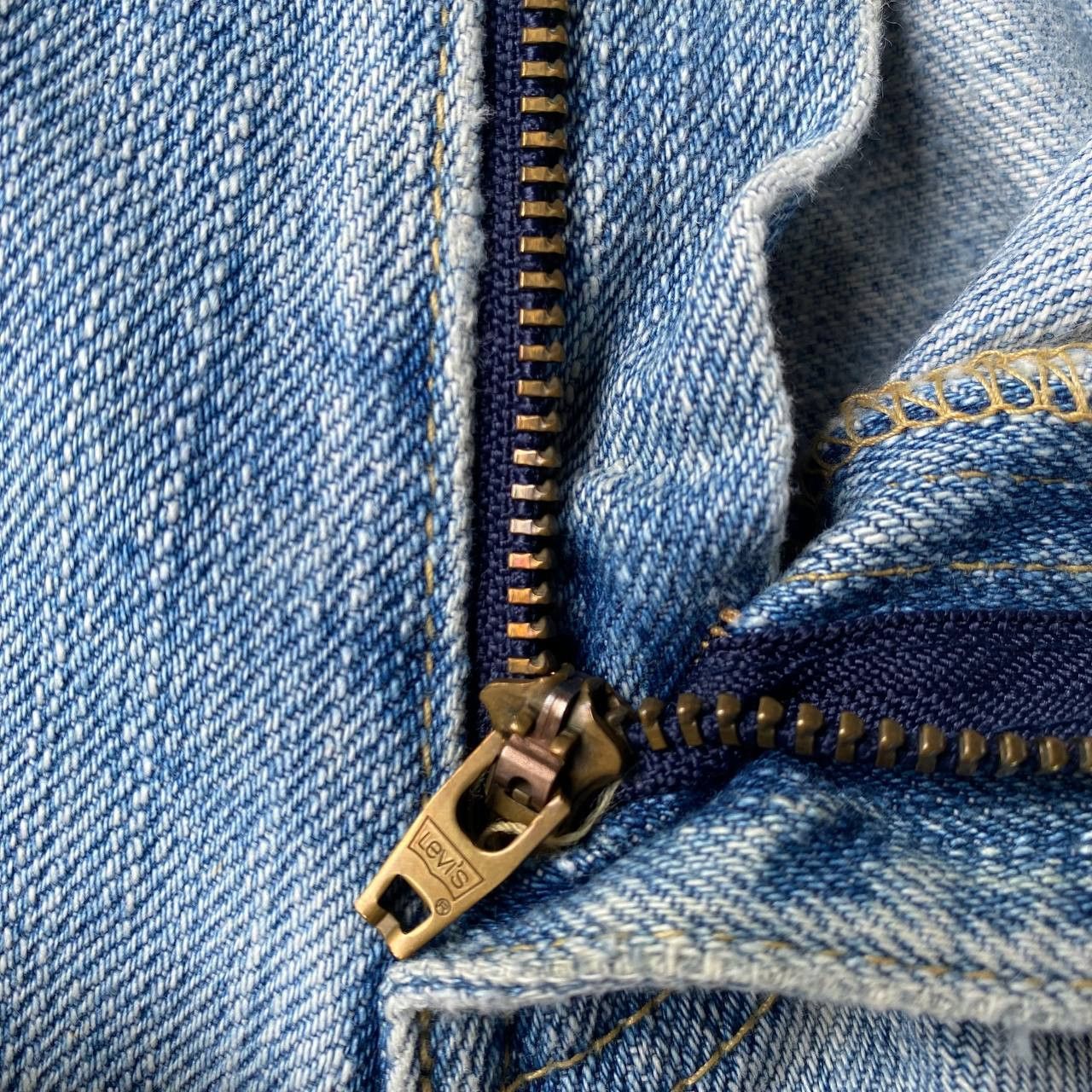 Levi's Vintage Clothing VINTAGE LEVIS 502 ANKLE CUT RELEASE HEM FADED BLUEWASH Size US 32 / EU 48 - 8 Thumbnail