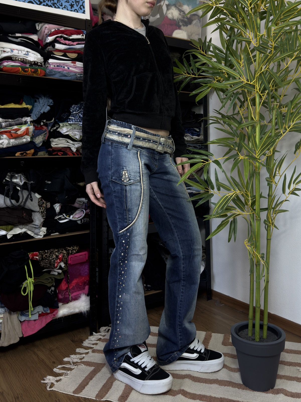 Vintage VINTAGE 2000s MARIELLA BURANI BELT FLARE JEANS Size 27" / US 4 / IT 40 - 7 Thumbnail