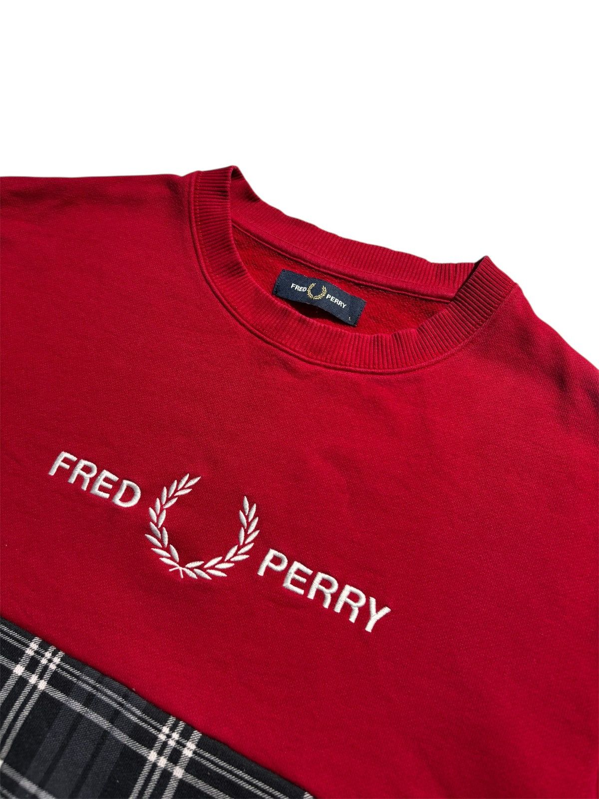 Fred Perry Vintage Fred Perry Sweatshirt Embroidered Logo Crewneck / M Size US M / EU 48-50 / 2 - 2 Thumbnail