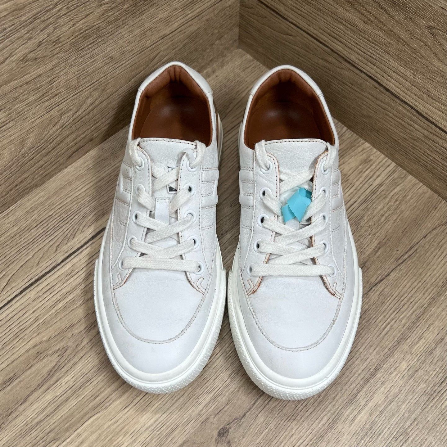 Hermes Hermes White Lowtop Sneakers us_7 Women Size US 7 / IT 37 - 1 Thumbnail