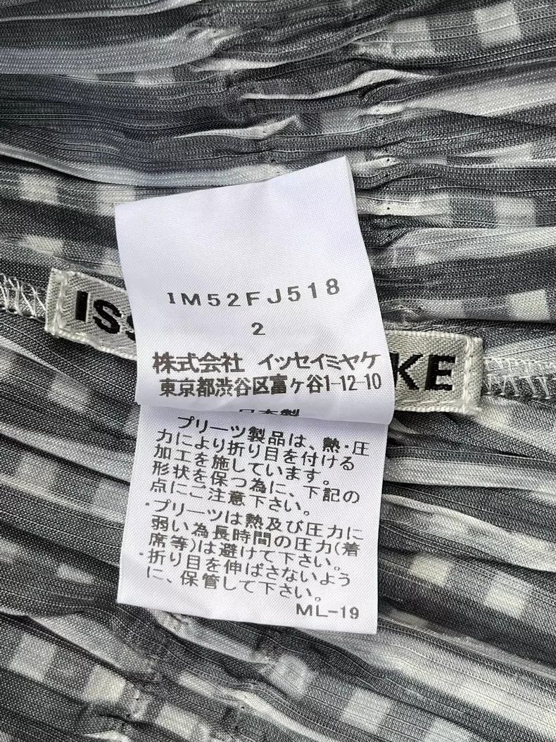 Issey Miyake Issey Miyake size:2 A blue and grey main line geometric st Size M / US 6-8 / IT 42-44 - 7 Thumbnail