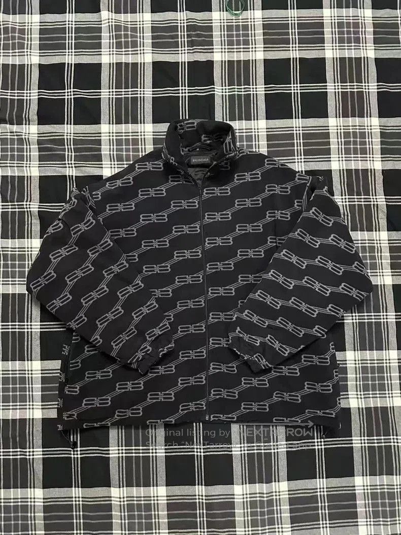 Balenciaga Balenciaga SS23 Logo All-Over Print Zip Jacket Coat. Size US S / EU 44-46 / 1 - 1 Thumbnail