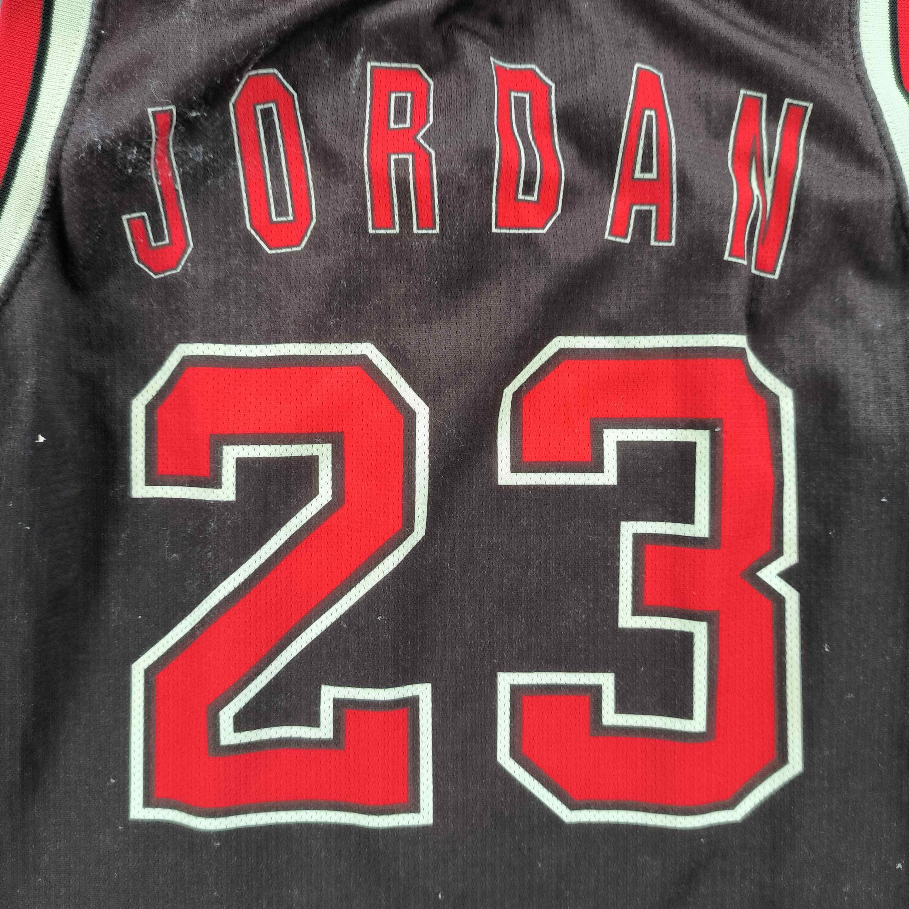 Champion Chicago Bulls Michael Jordan Champion EU NBA jersey size M Size US M / EU 48-50 / 2 - 7 Thumbnail
